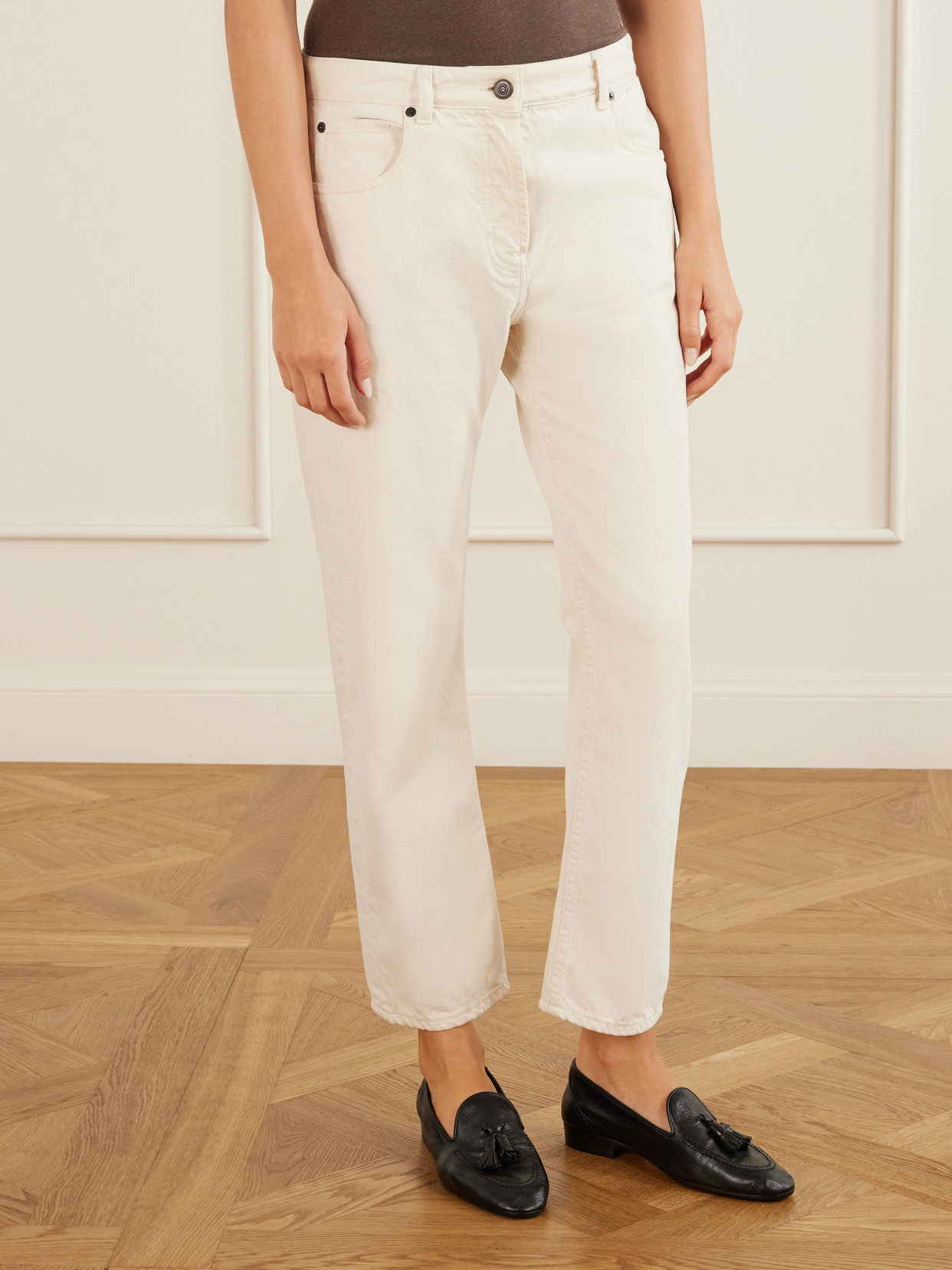 Riaco Mid-Rise Straight-Leg Jeans