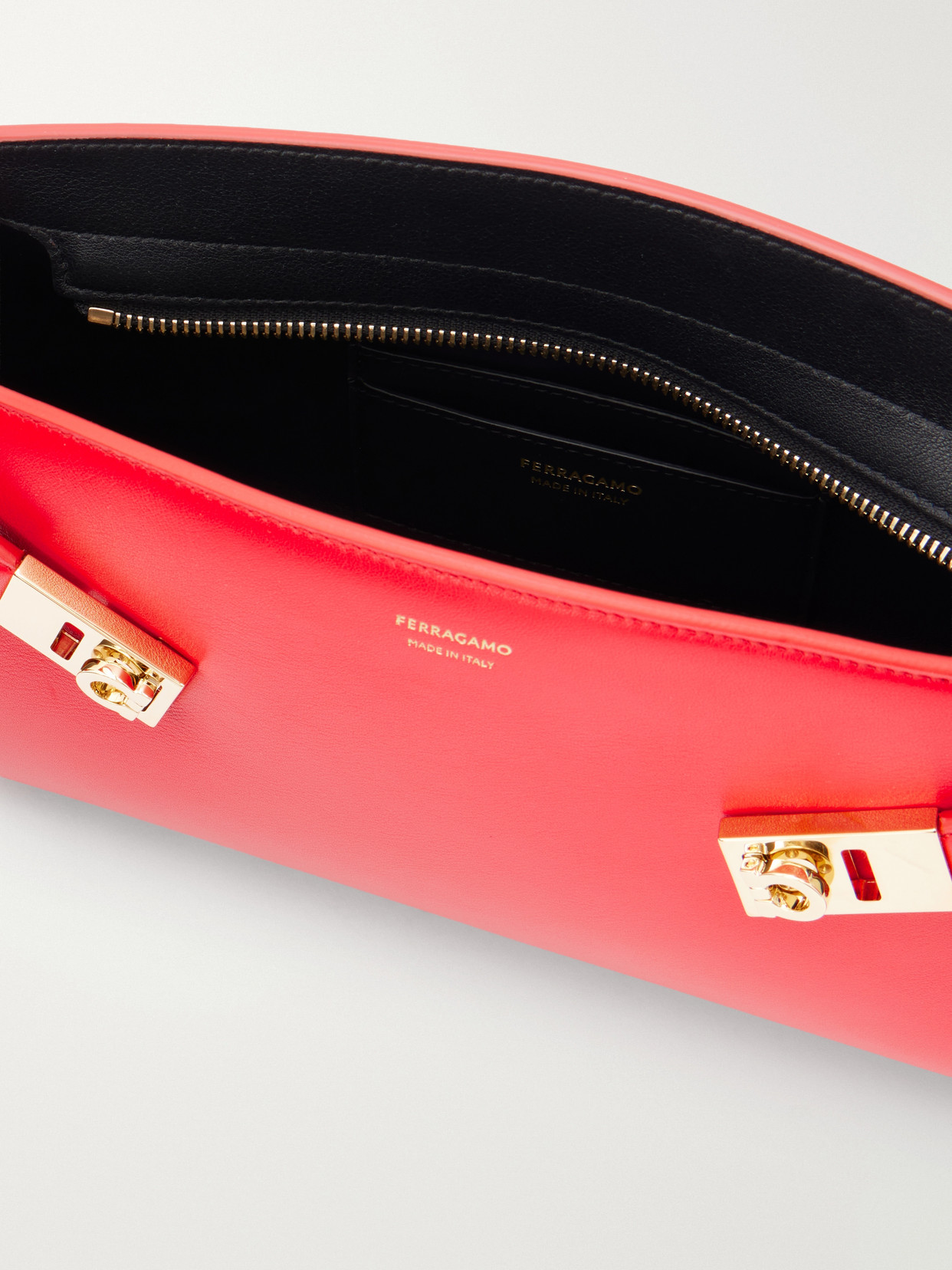Hug Shoulder Bag