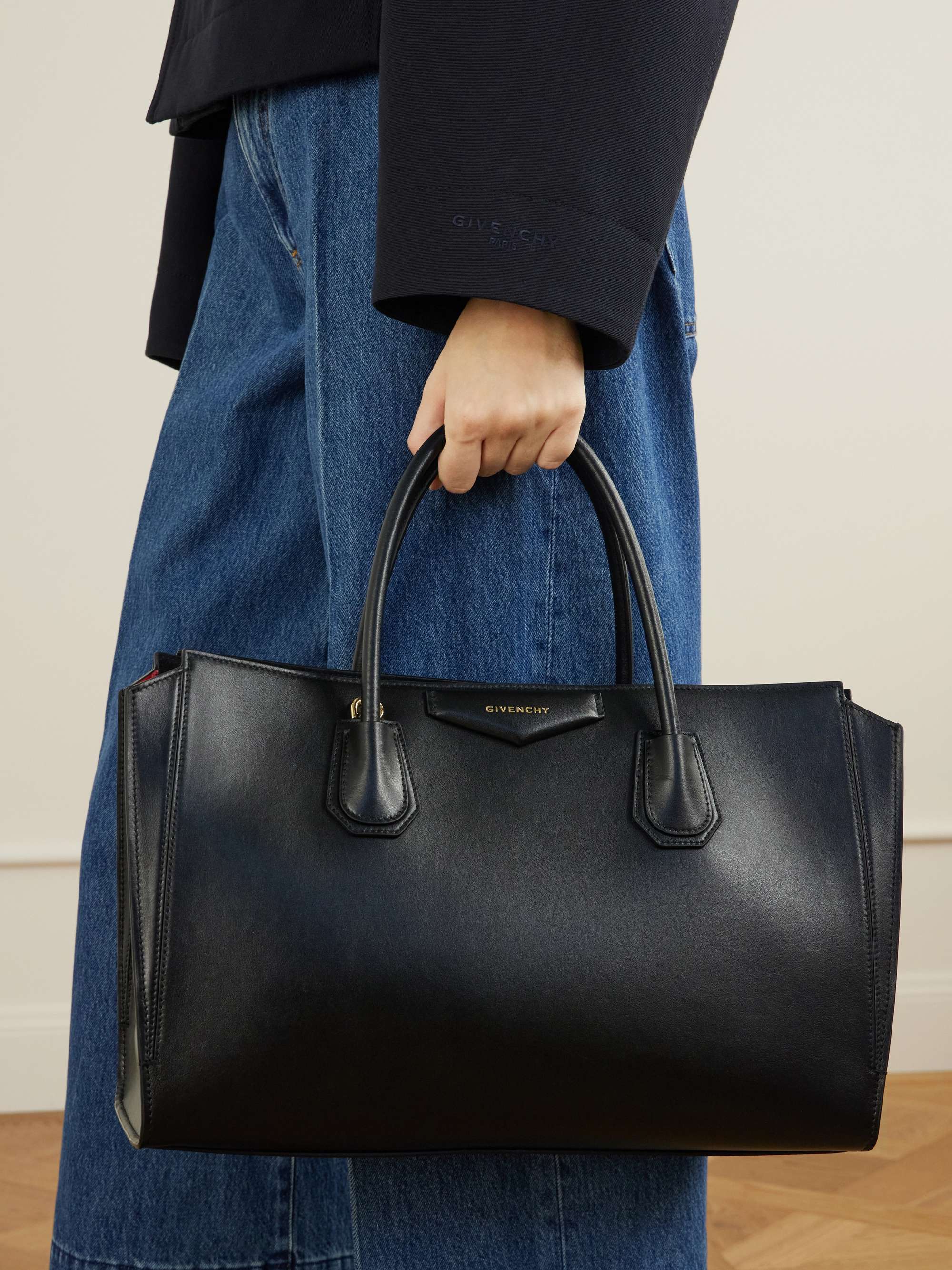 GIVENCHY 