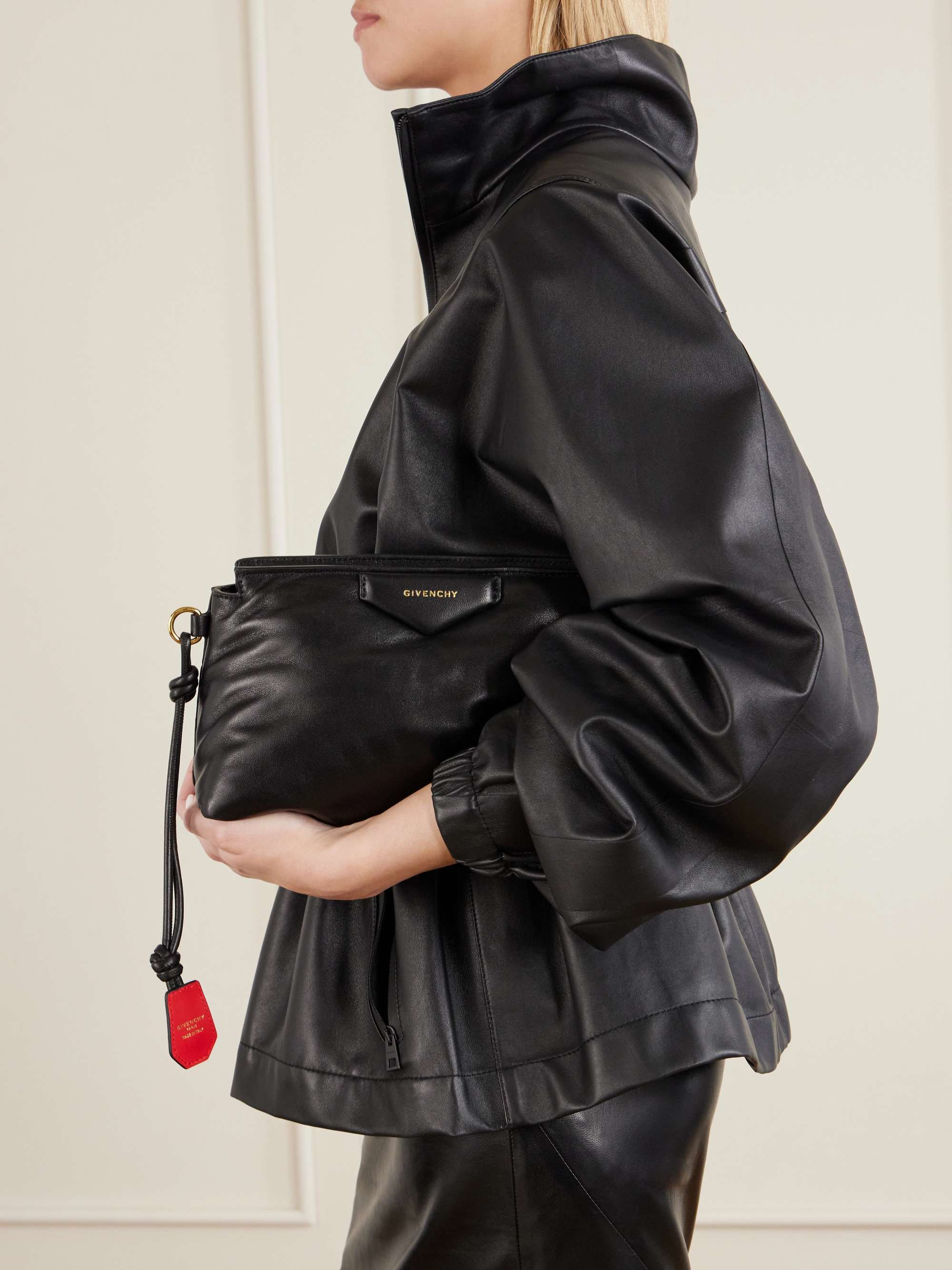 GIVENCHY 