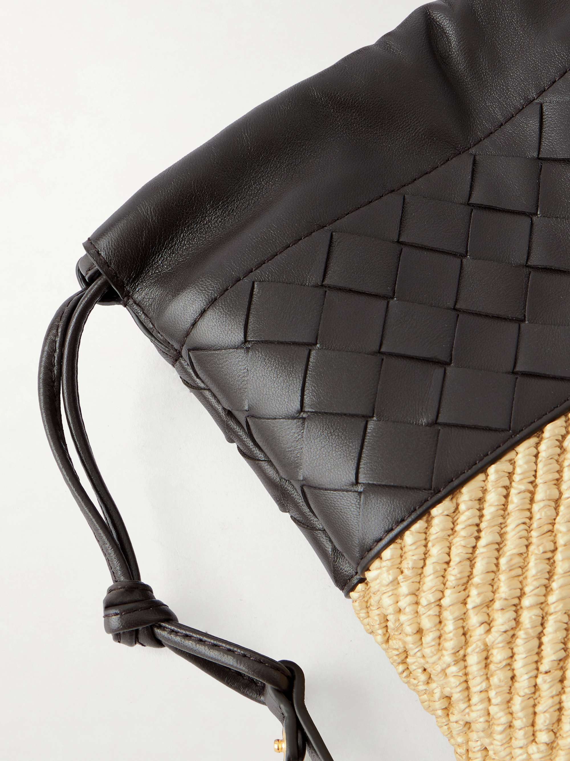 BOTTEGA VENETA Dustbag medium Intrecciato leather and raffia