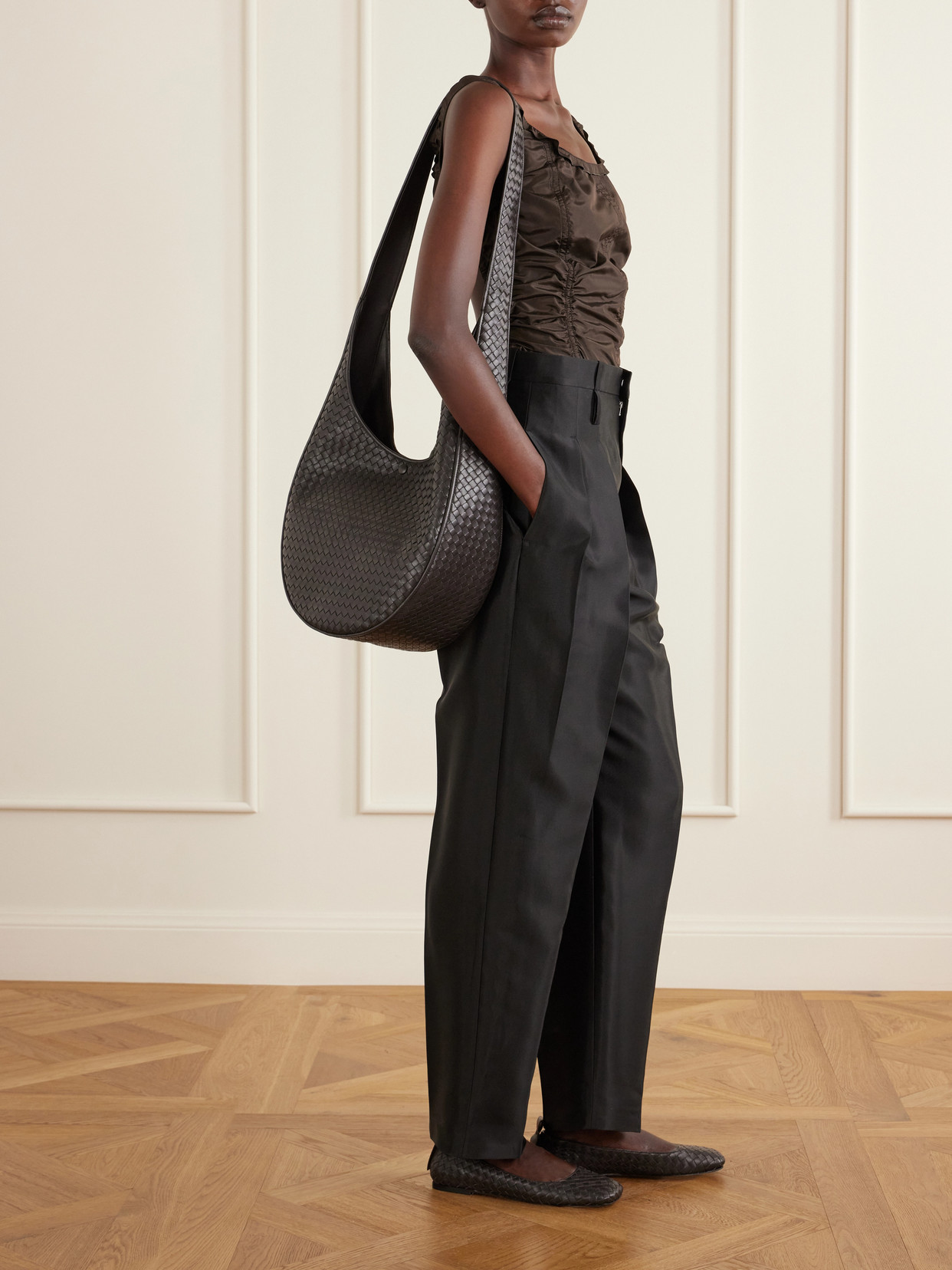 Ovetto Intrecciato Shoulder Bag