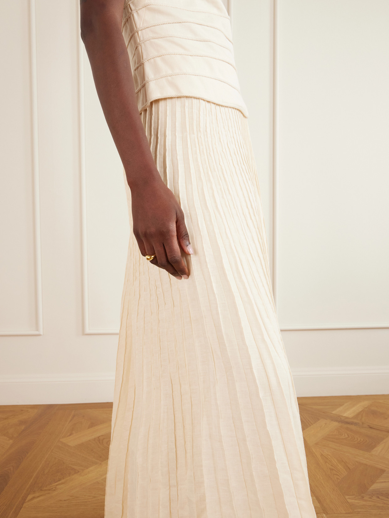 Saana Pleated Maxi