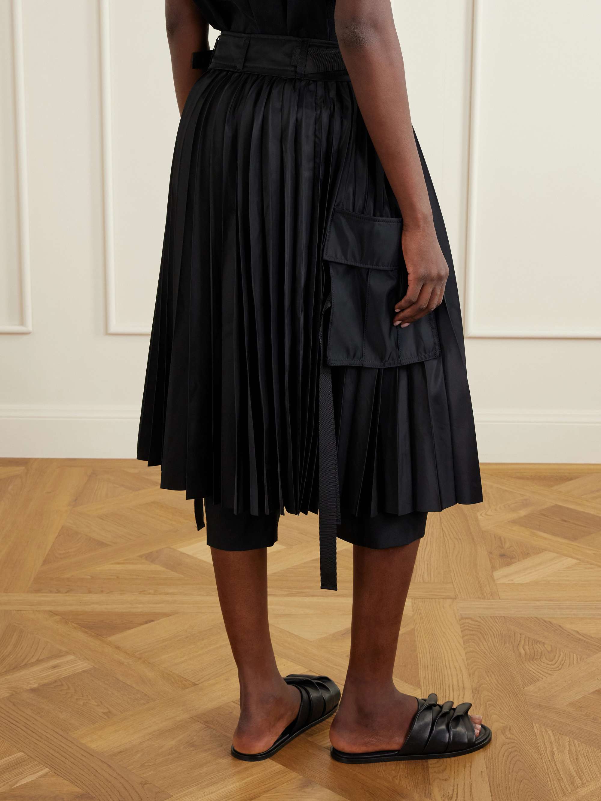 SACAI Pleated twill wide-leg shorts | NET-A-PORTER