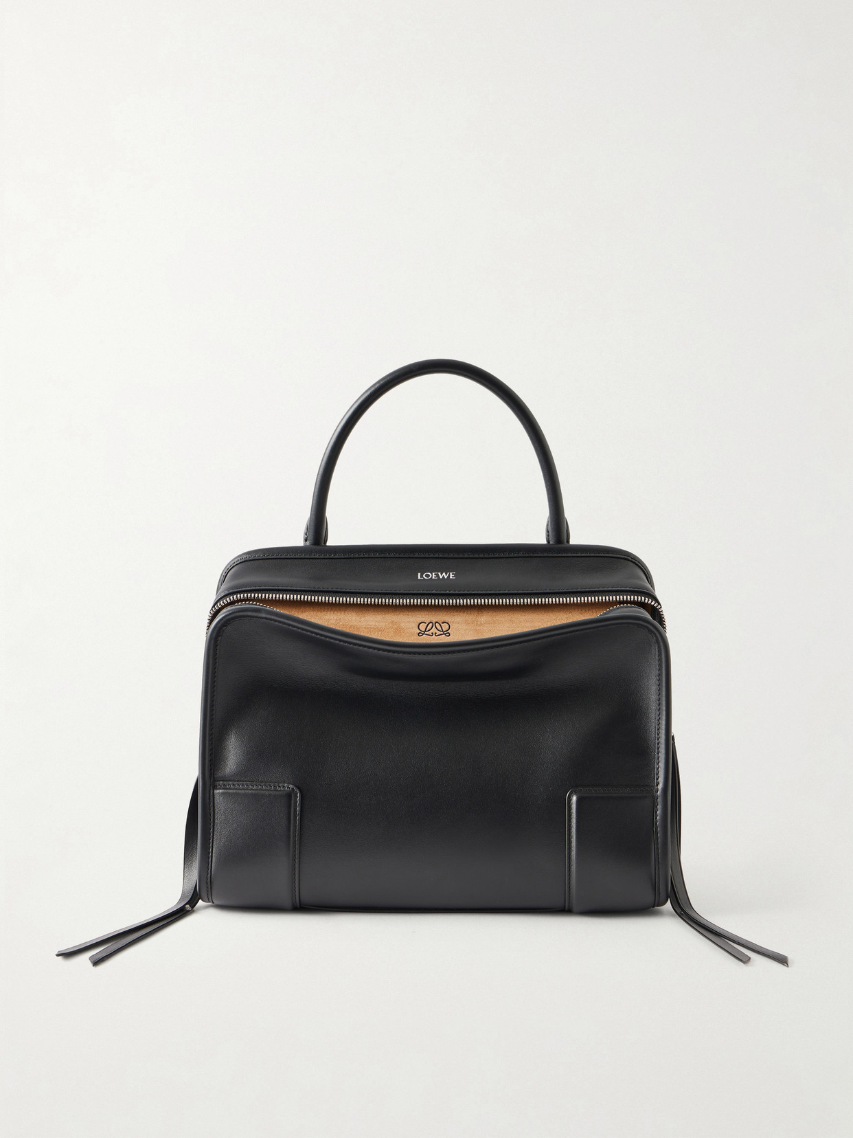 Loewe Amazona 180 Medium Leather Shoulder Bag In Black