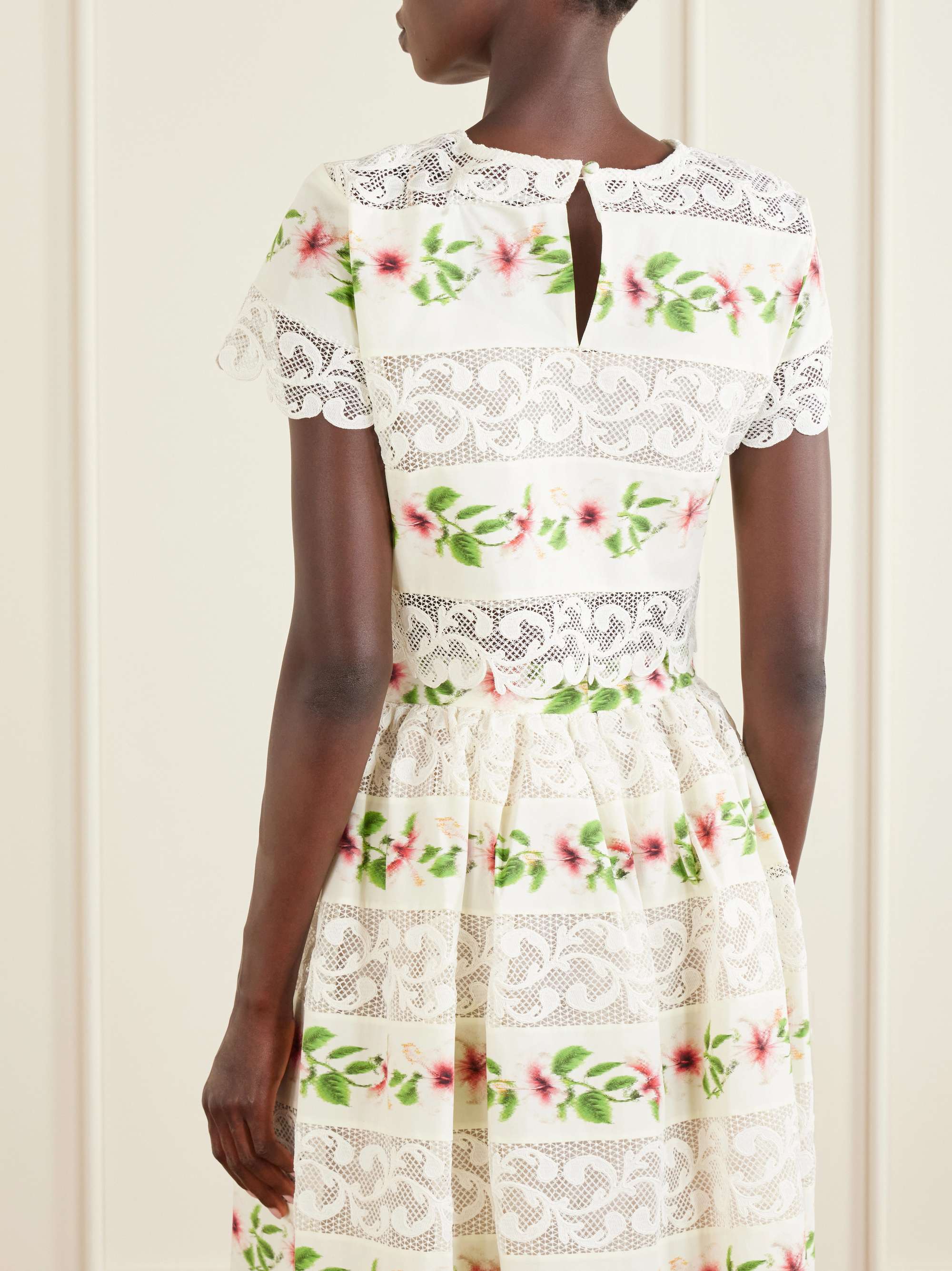 OSCAR DE LA RENTA 