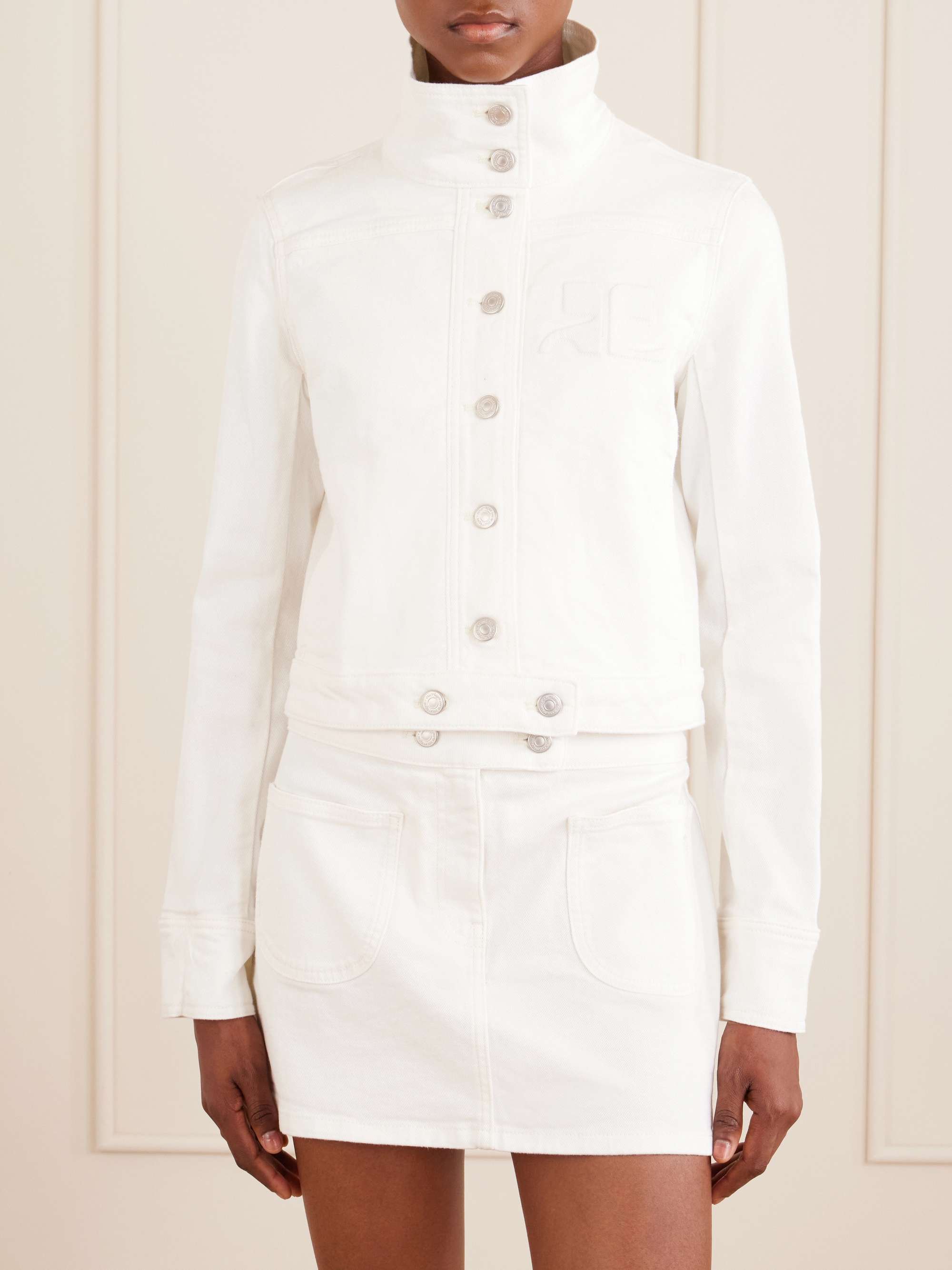 COURRÈGES 