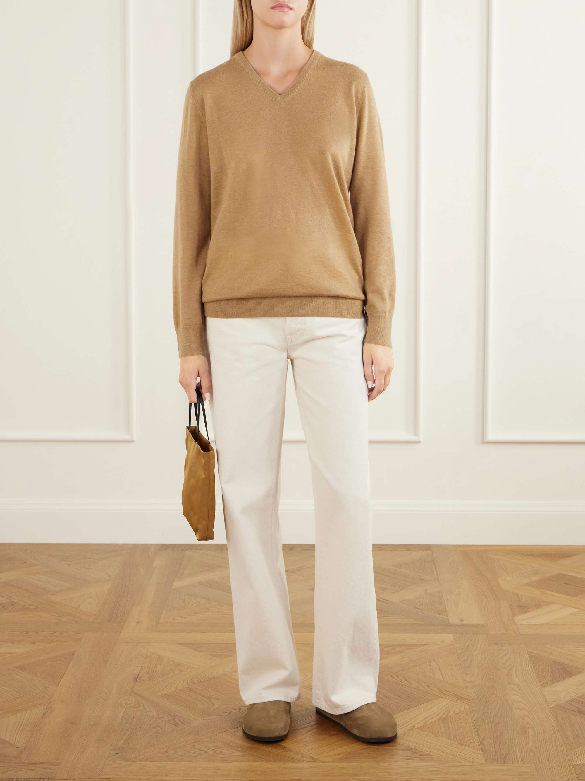 ALLUDE 