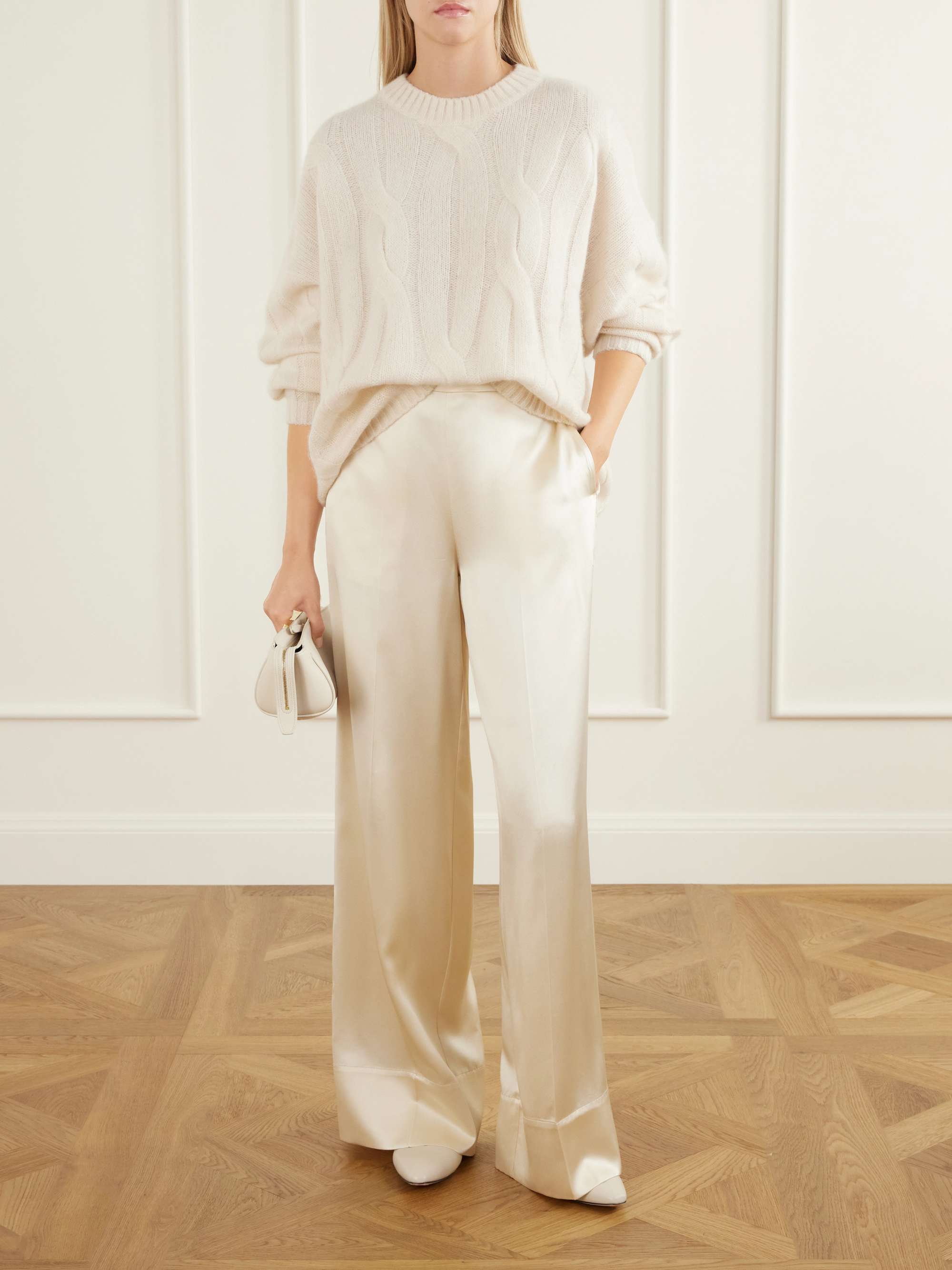 ALLUDE 