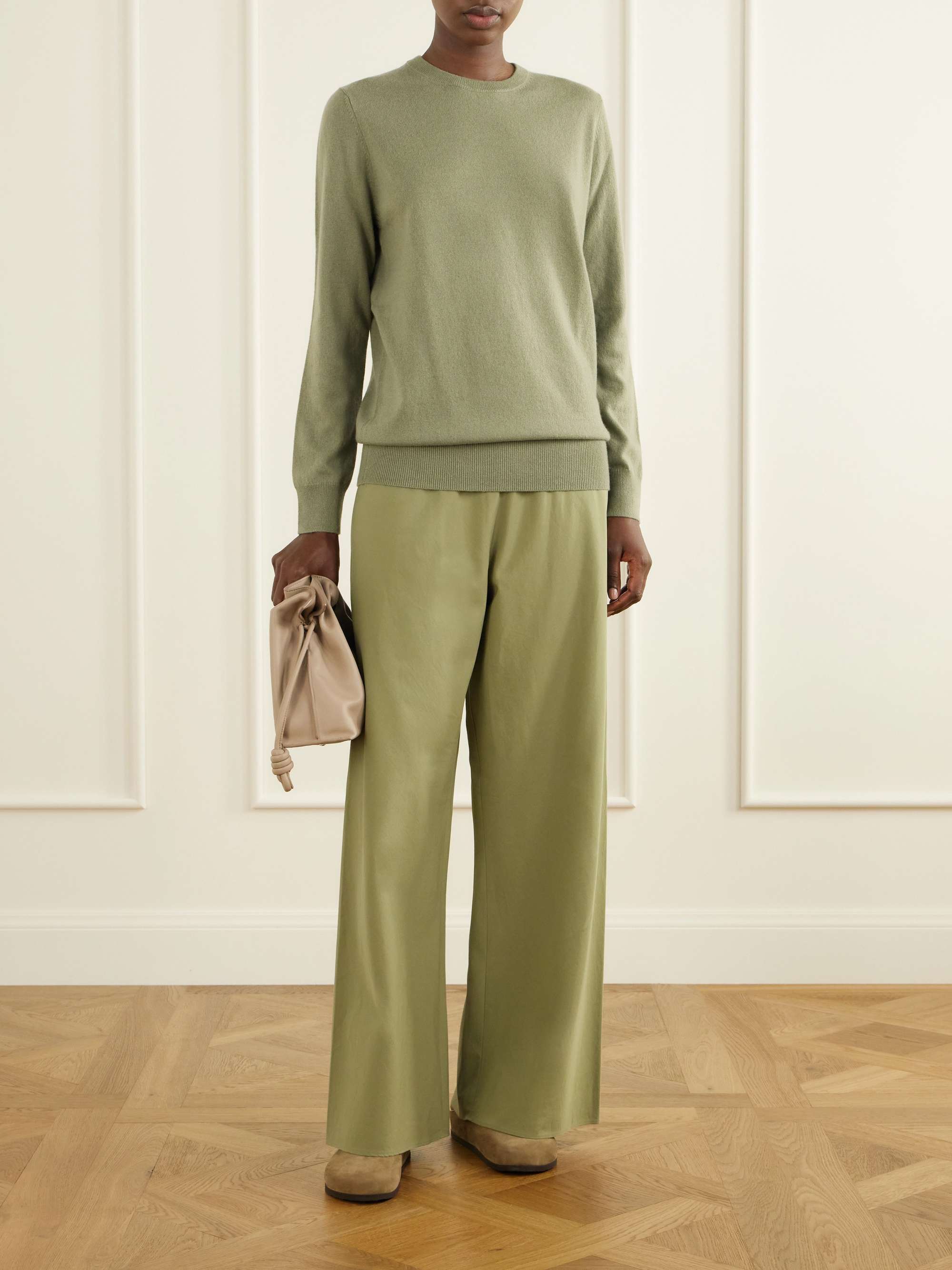 ALLUDE 