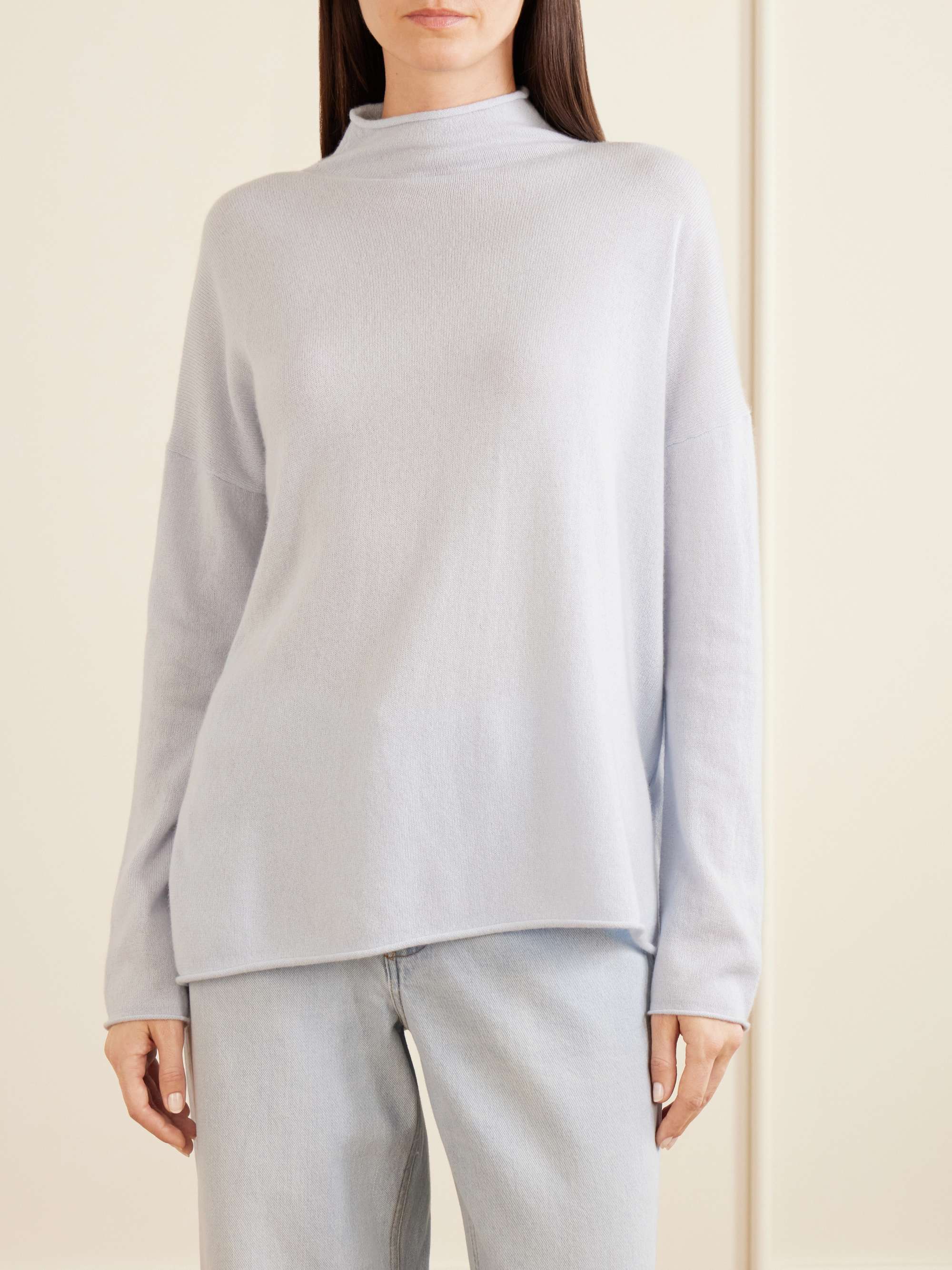 ALLUDE 