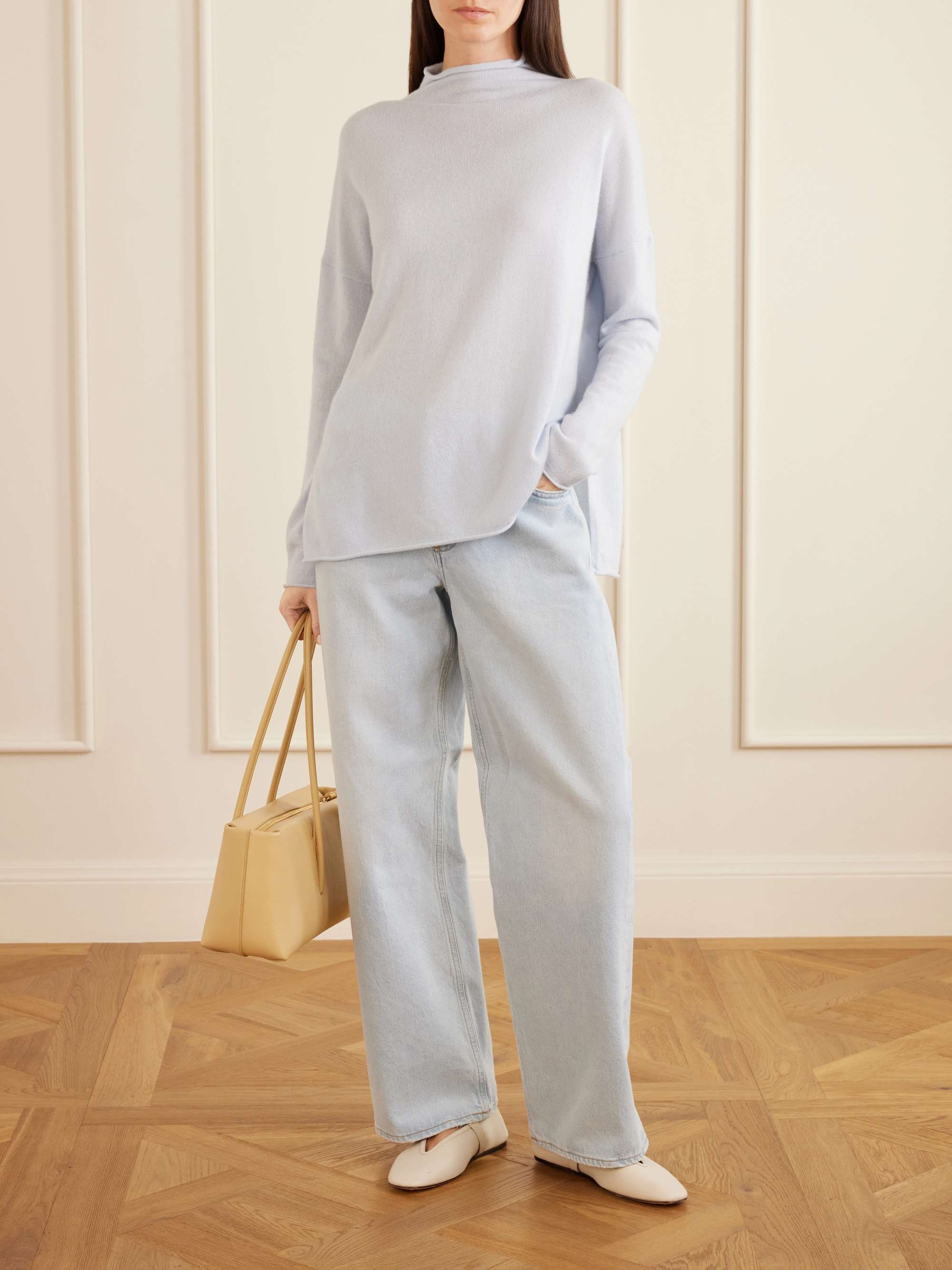 ALLUDE 