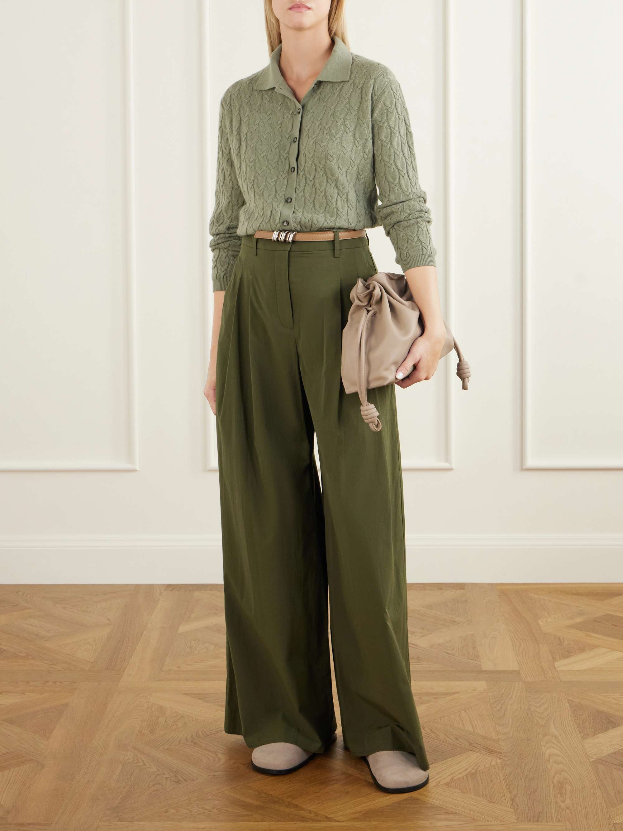 ALLUDE 