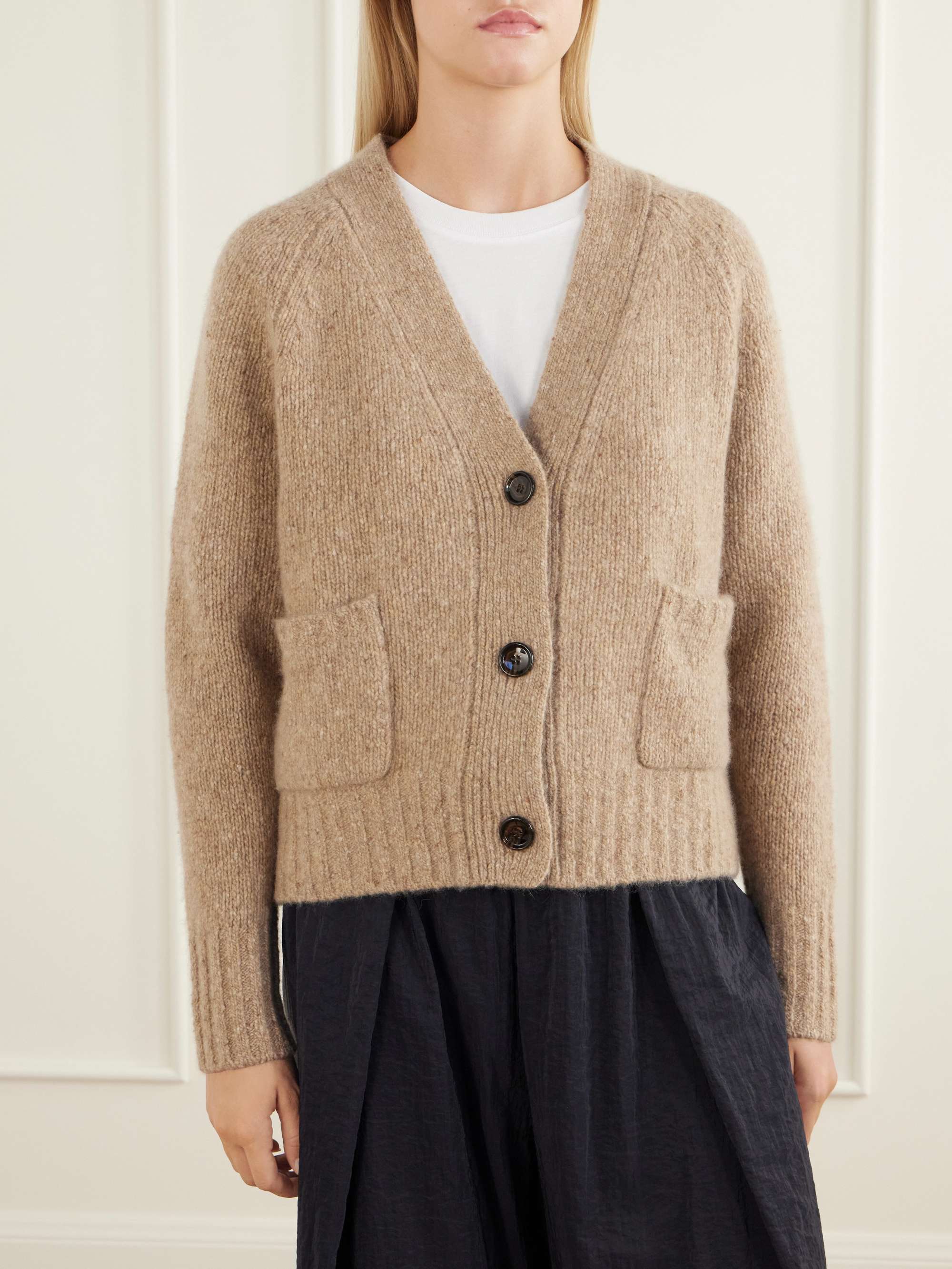 ALLUDE 