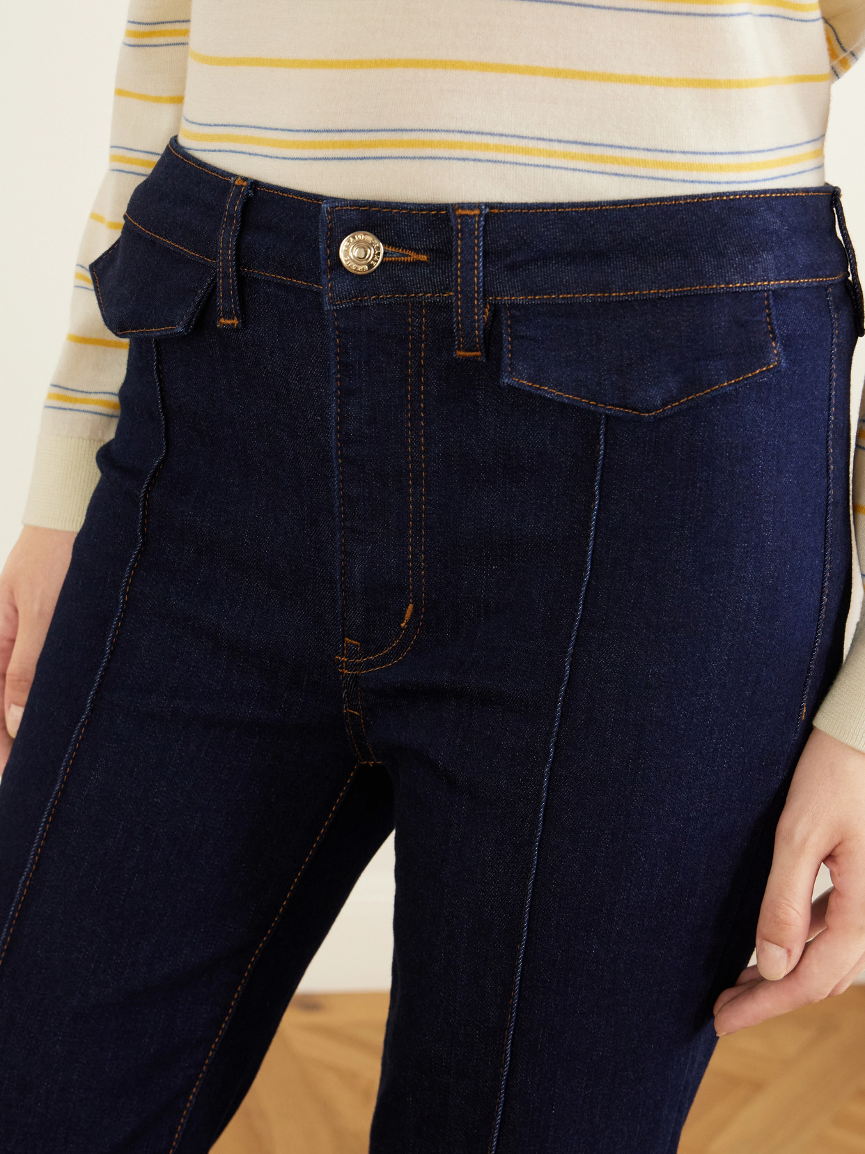 The Icon Mid-Rise Flared Jeans
