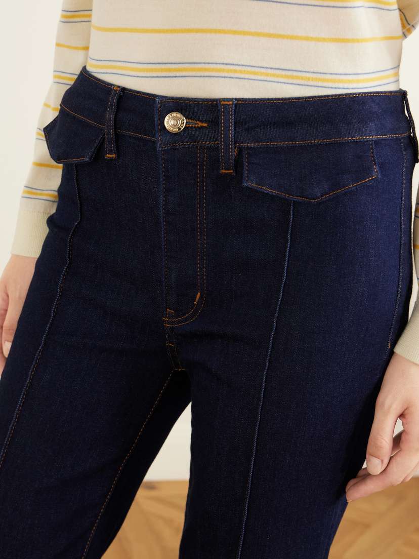 Frame The Icon Mid-rise Flared Jeans | Thumbnail 5 Frame The Icon Mid-rise Flared Jeans | Thumbnail 5