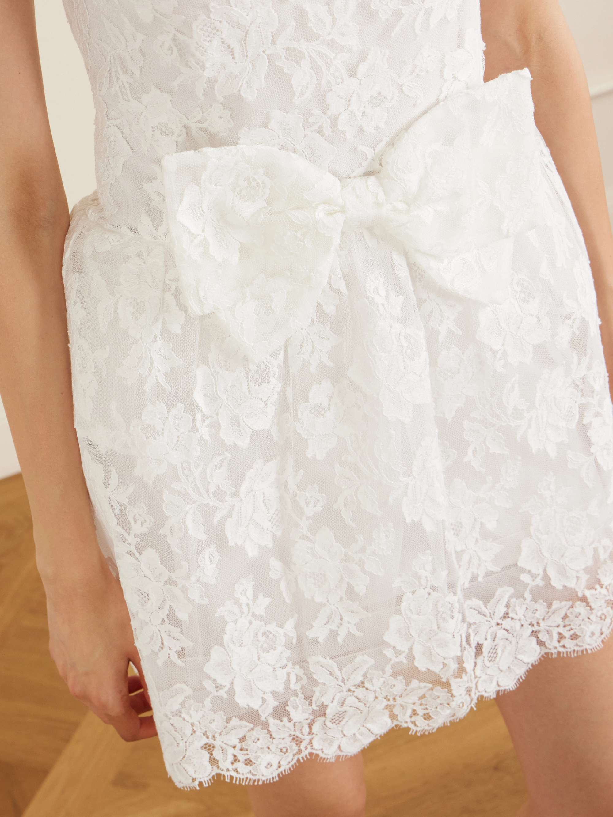 Bow-detailed lace mini dress - white - UK 10