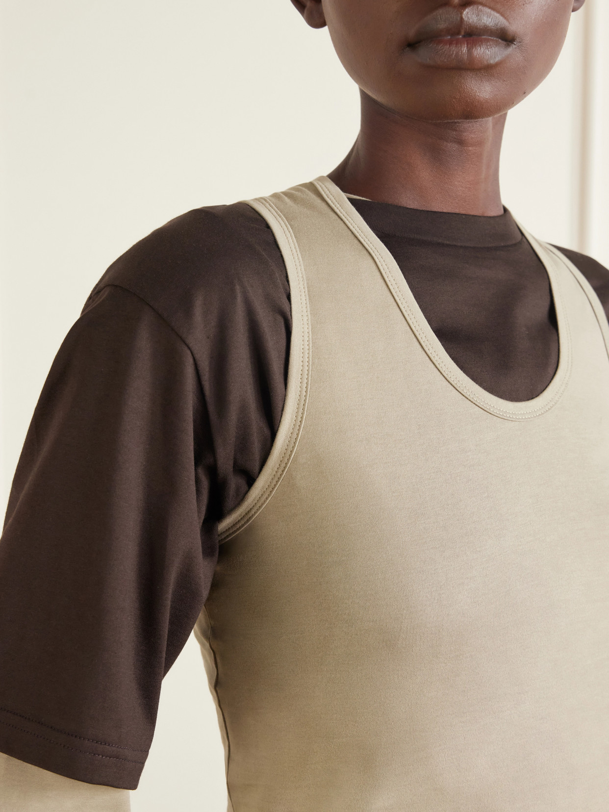 Ssstein Solid Cotton T-shirt In Brown