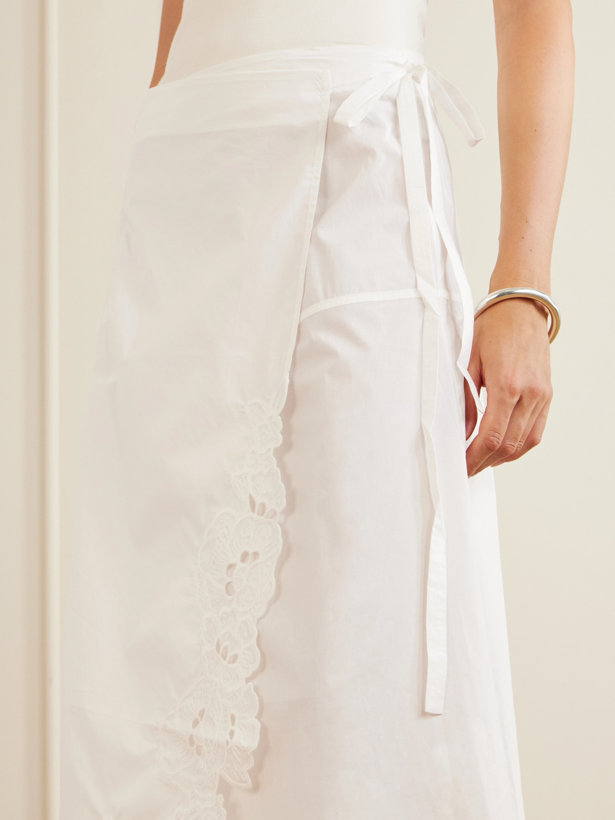 . - Klara Broderie Anglaise Cotton Midi