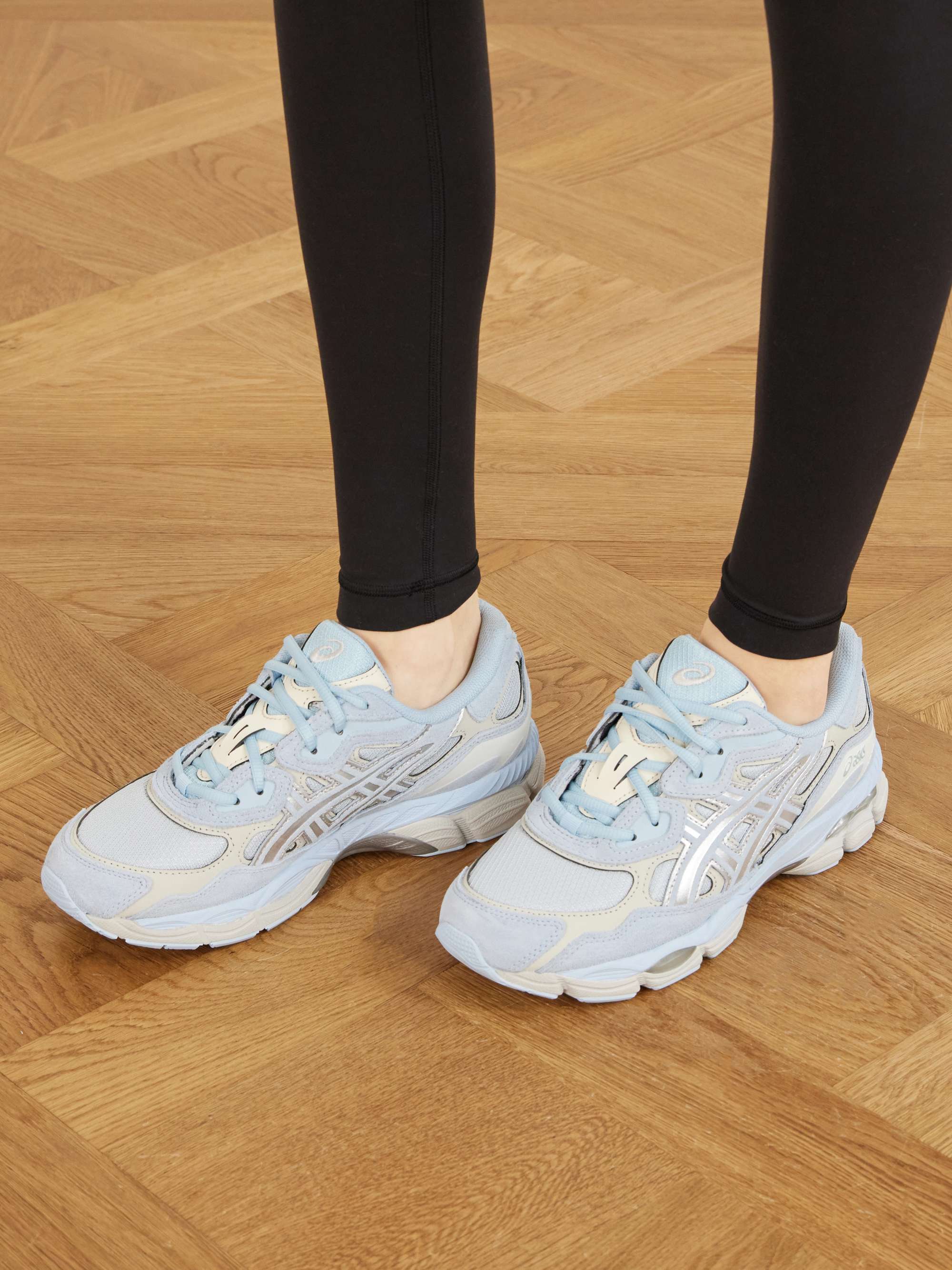 ASICS 