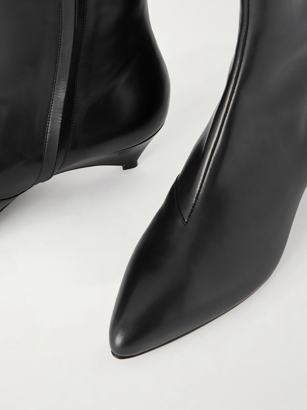 Jil Sander Arc Leather Ankle Boots In Black