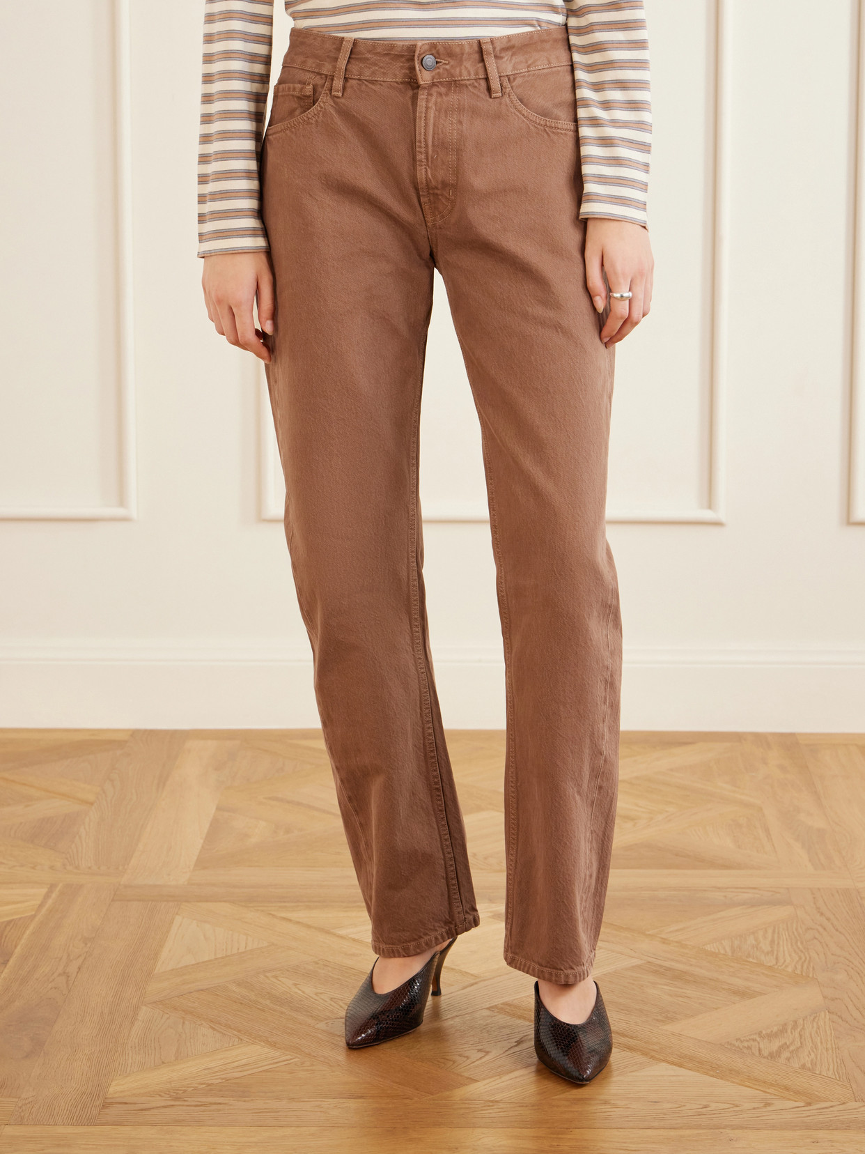 Adina Low-Rise Straight-Leg Jeans