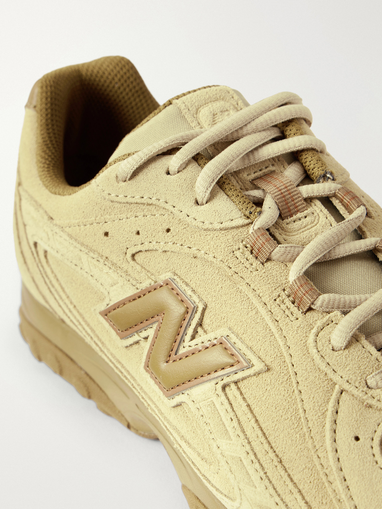 204L Sneakers