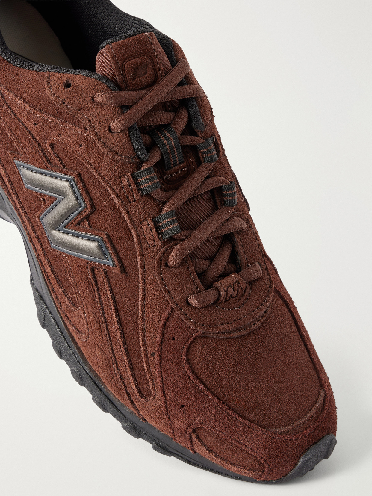 204L Sneakers