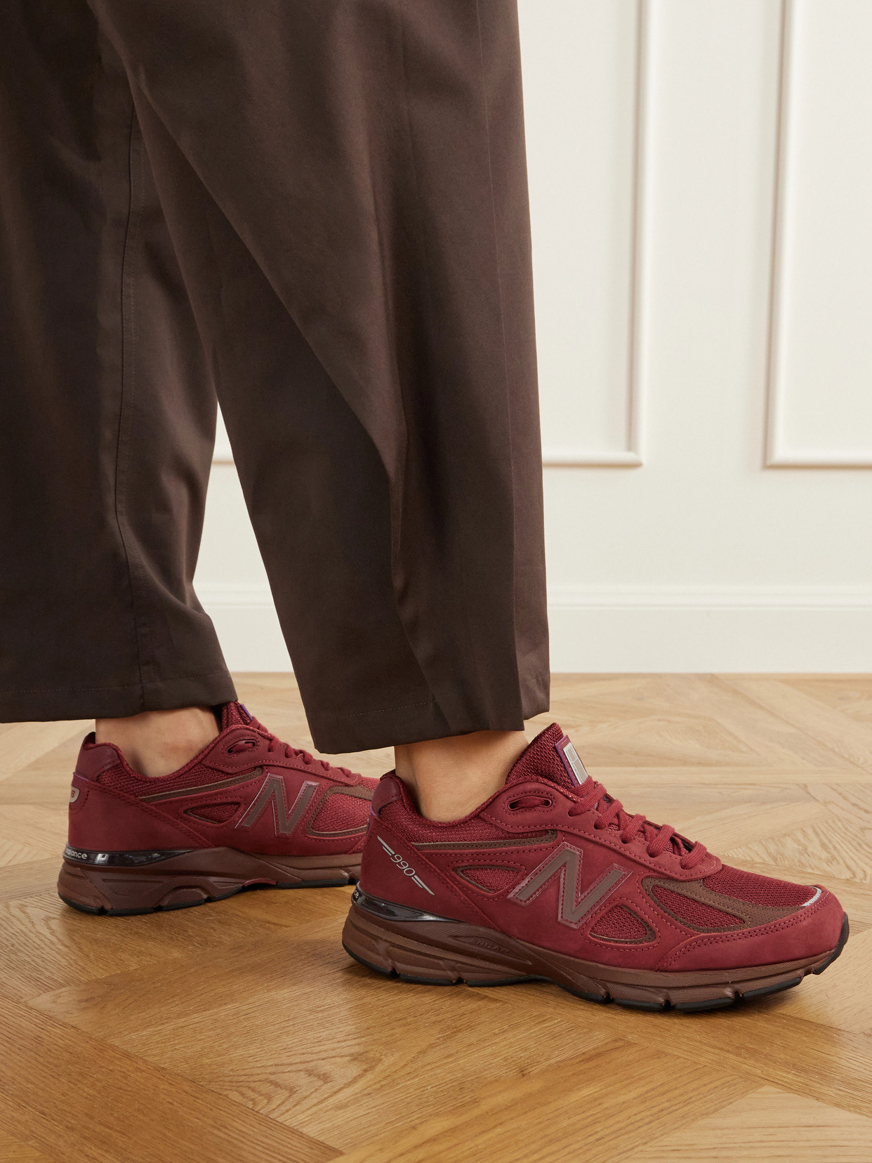 990V4 Sneakers