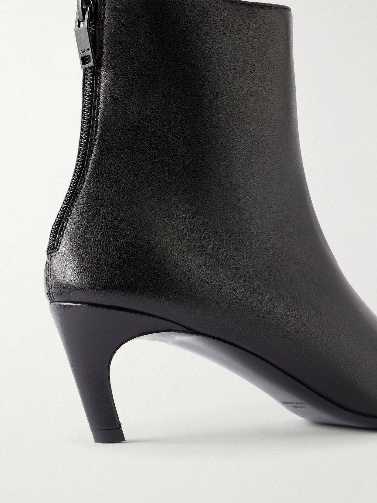 60 Ankle Boots