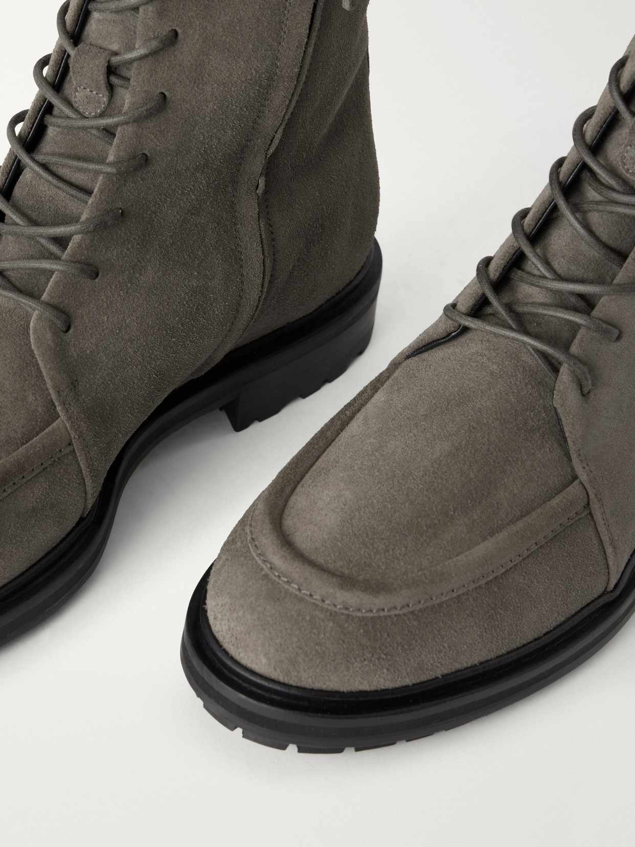 Aeyde Plain Colour Suede Ankle Boots In Gray