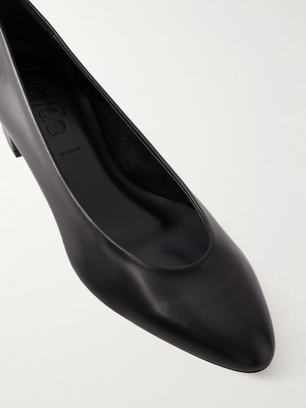 Helia 35 Pumps