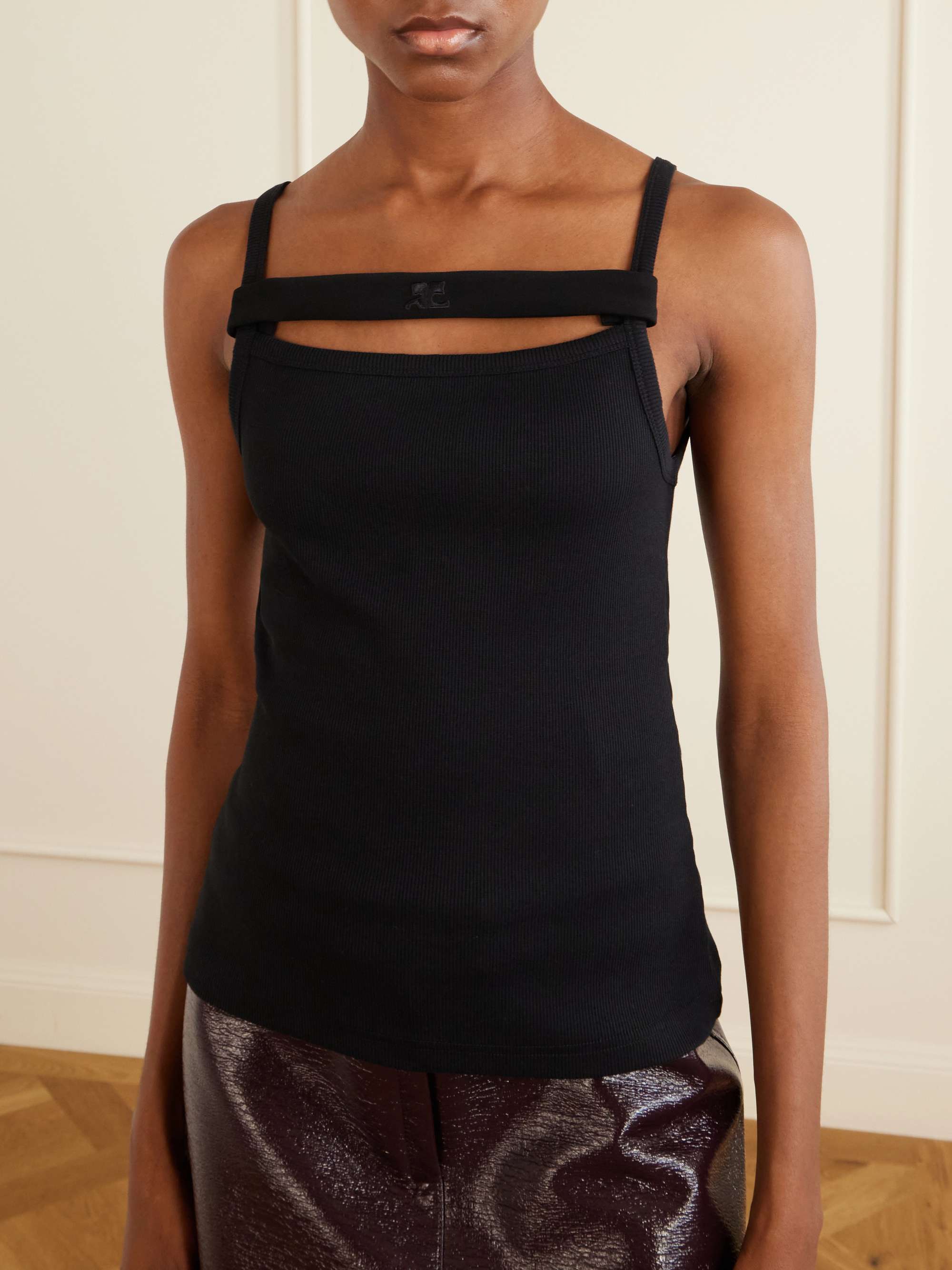 COURRÈGES 