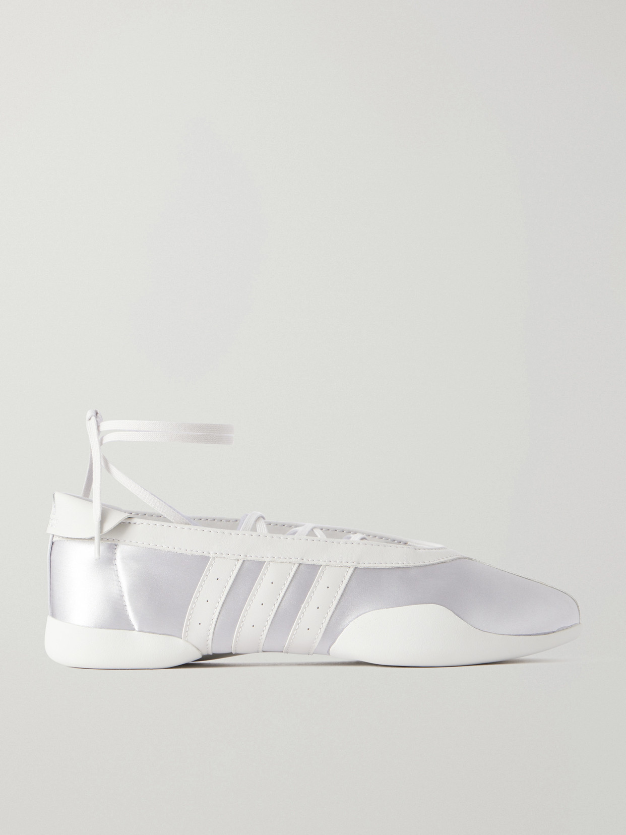 Taekwondo Mei Lace-Up Ballet Flats