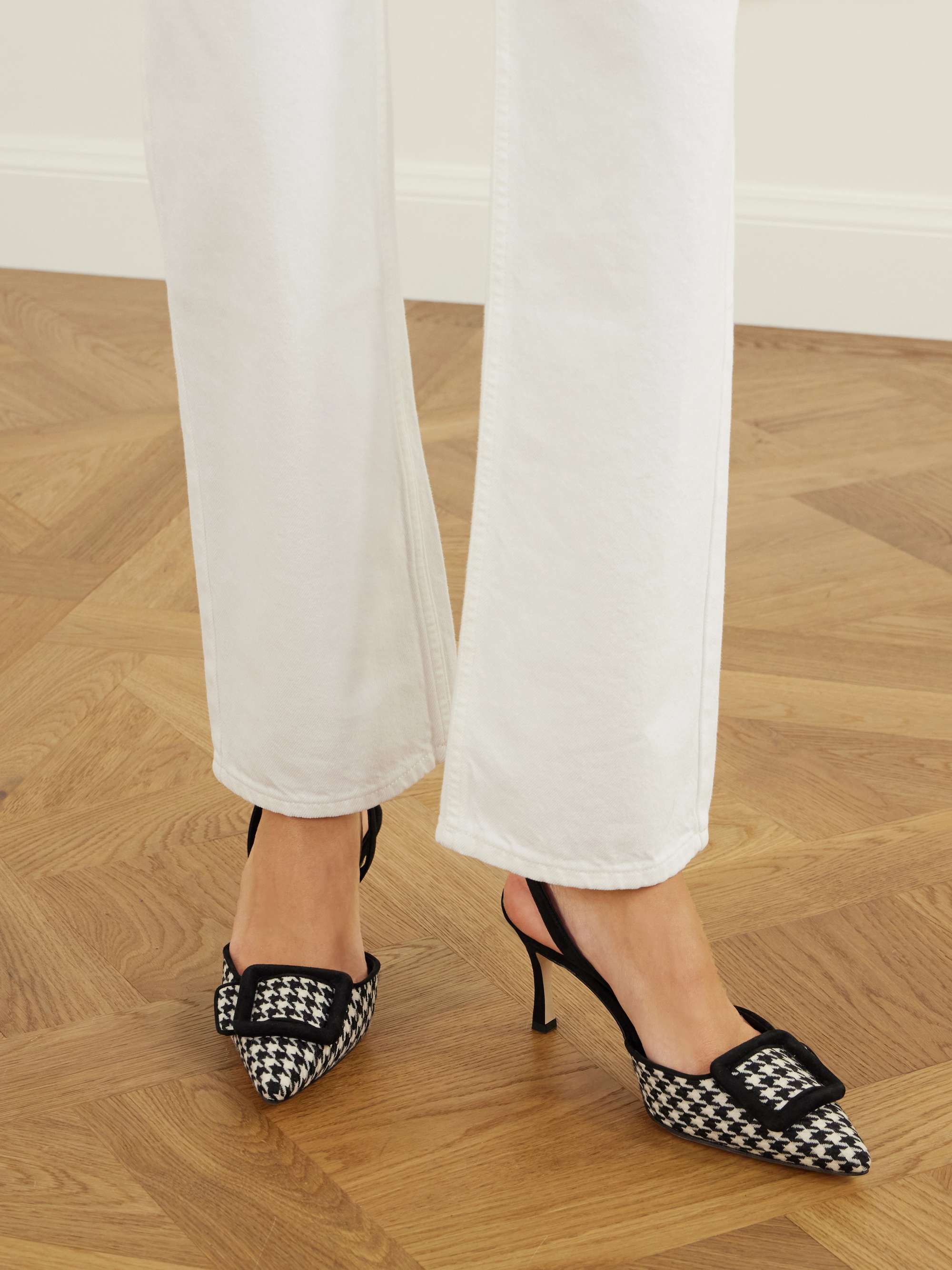 MANOLO BLAHNIK 