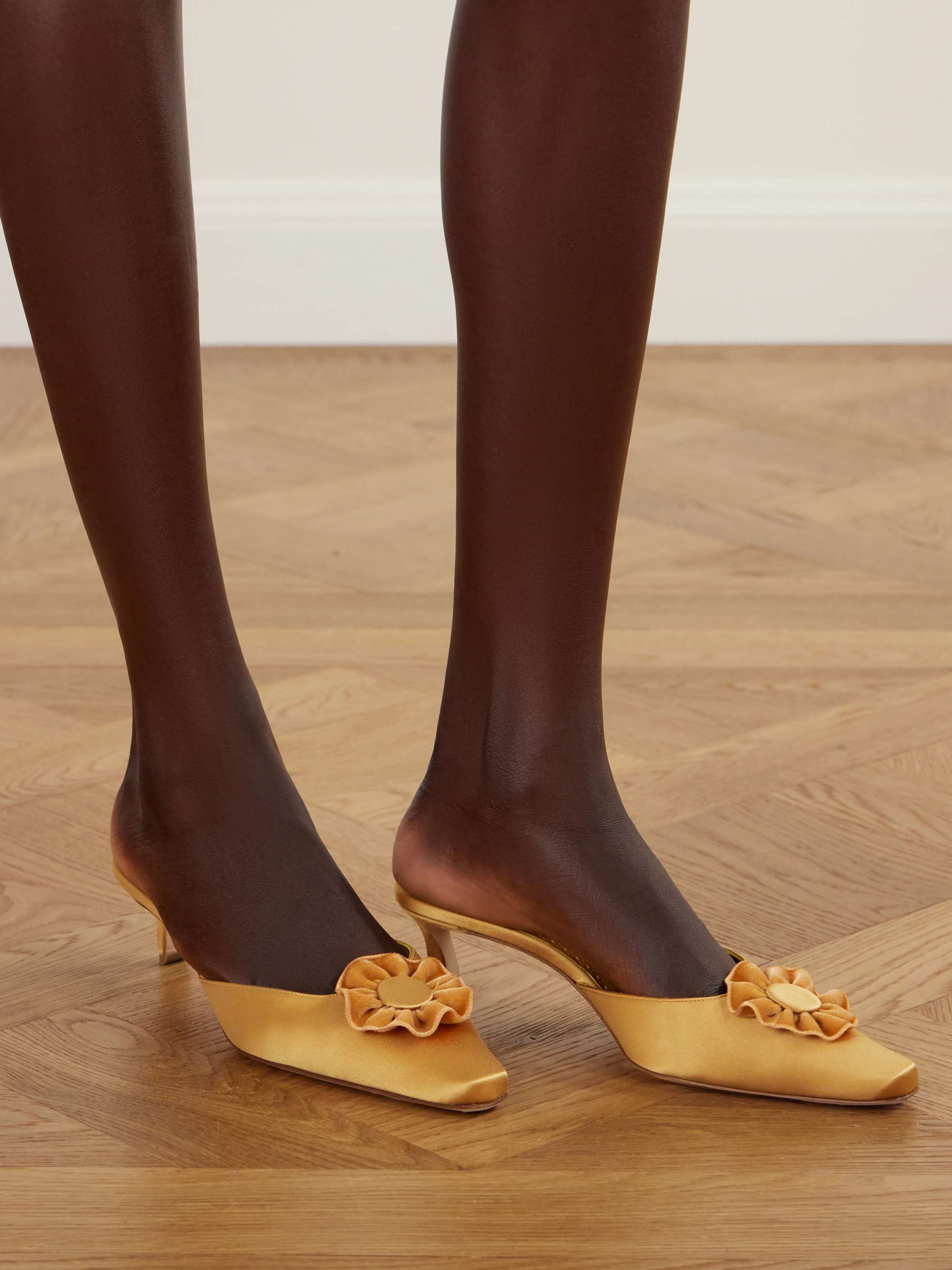MANOLO BLAHNIK 