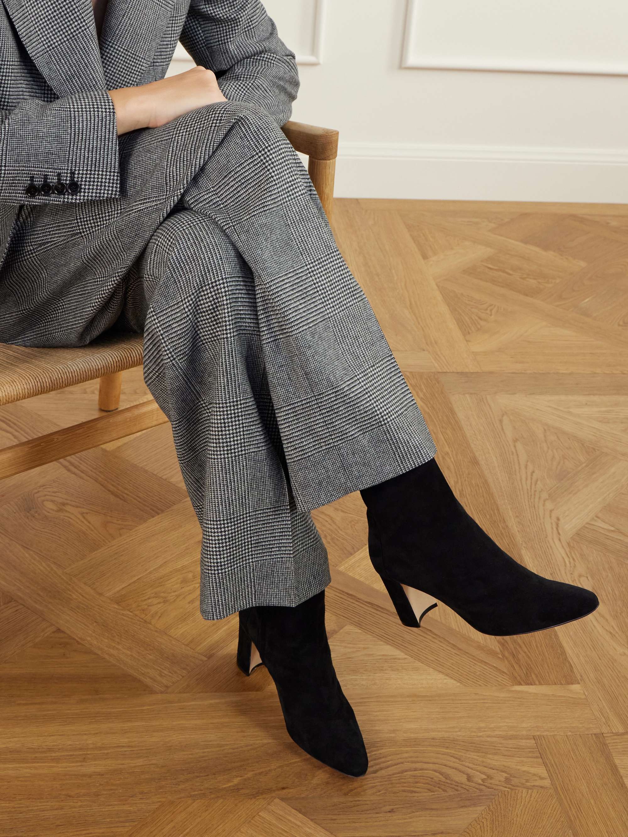 MANOLO BLAHNIK 