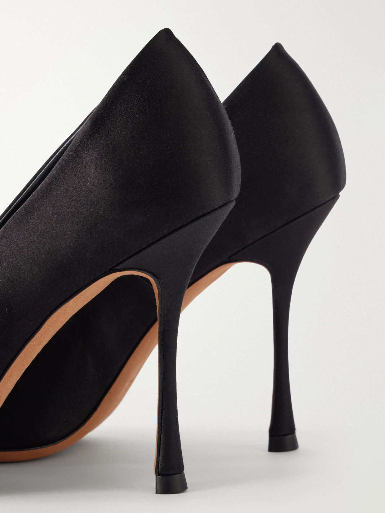 Kiss 105 Pumps