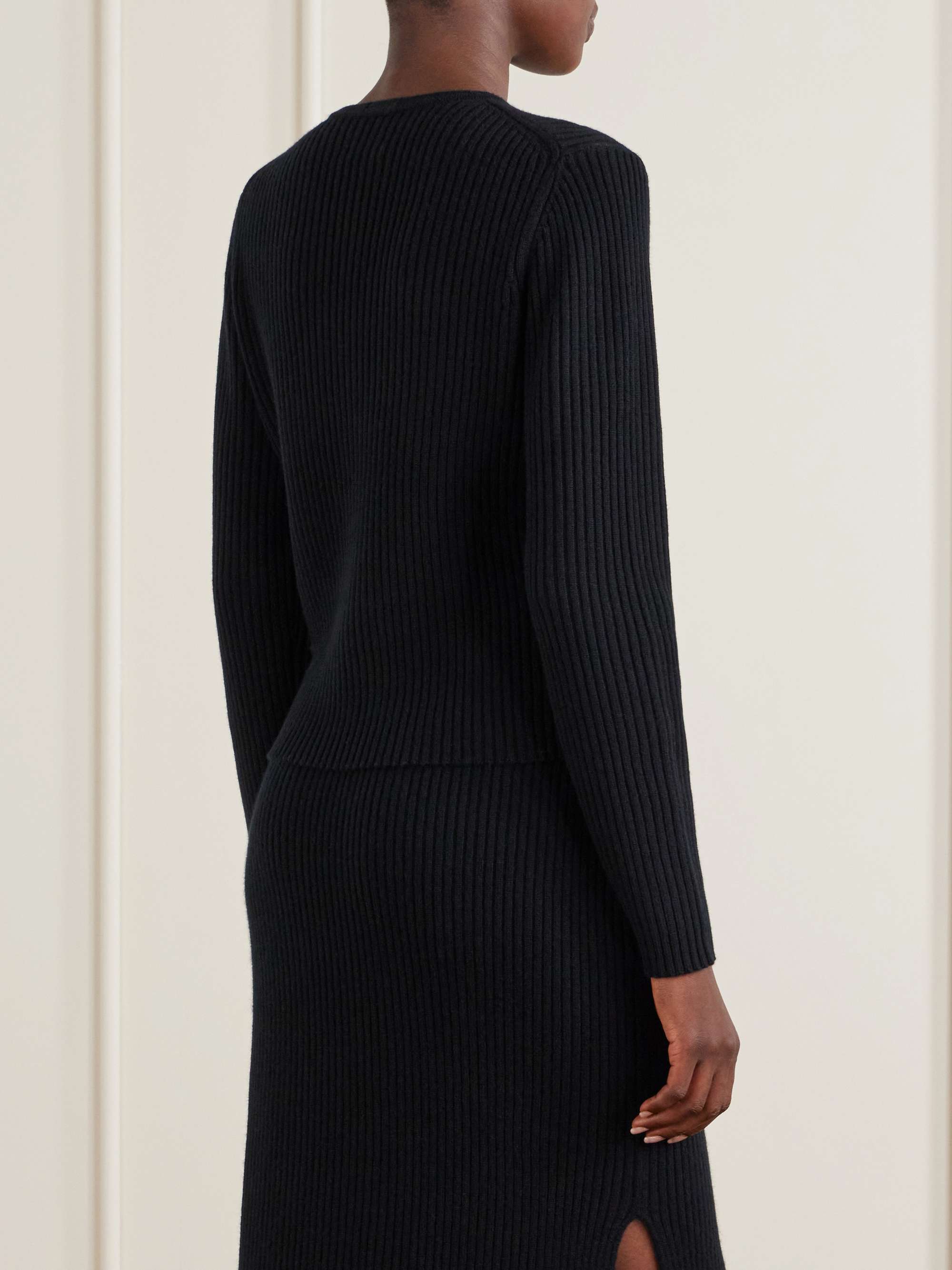 ALLUDE 