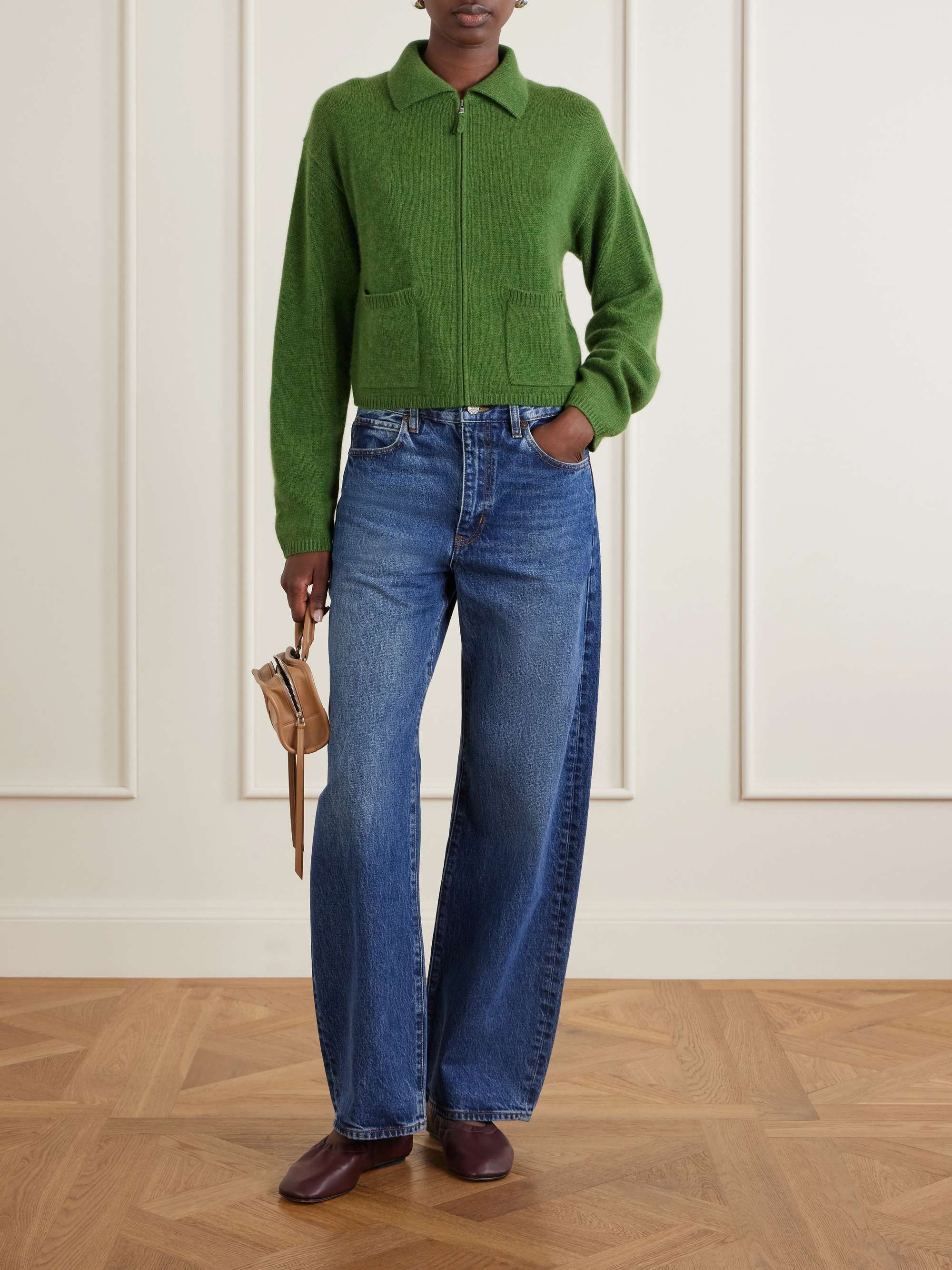 ALLUDE 