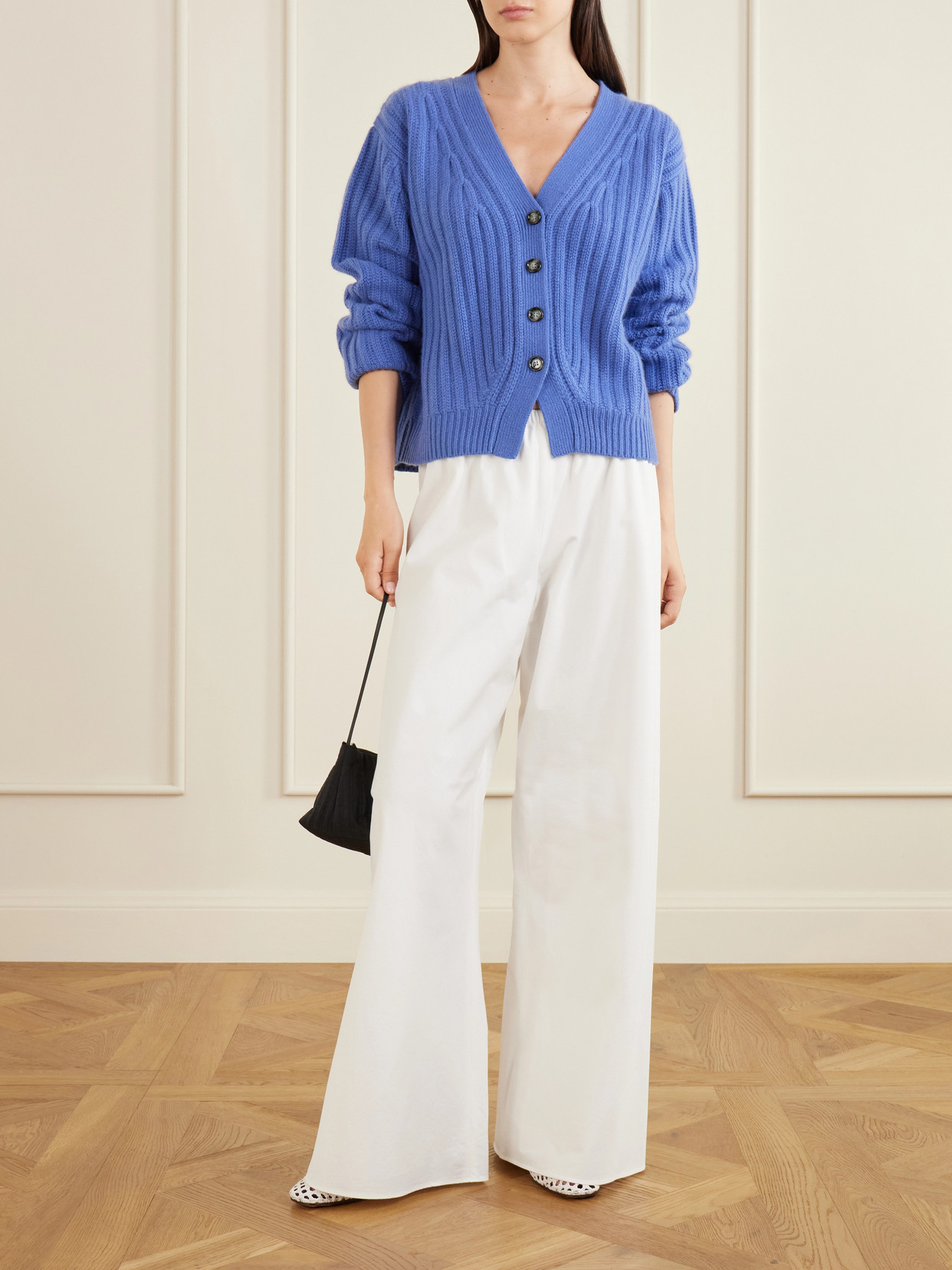 Allude Oversized Dropshoulder Knit Sweater In Blue