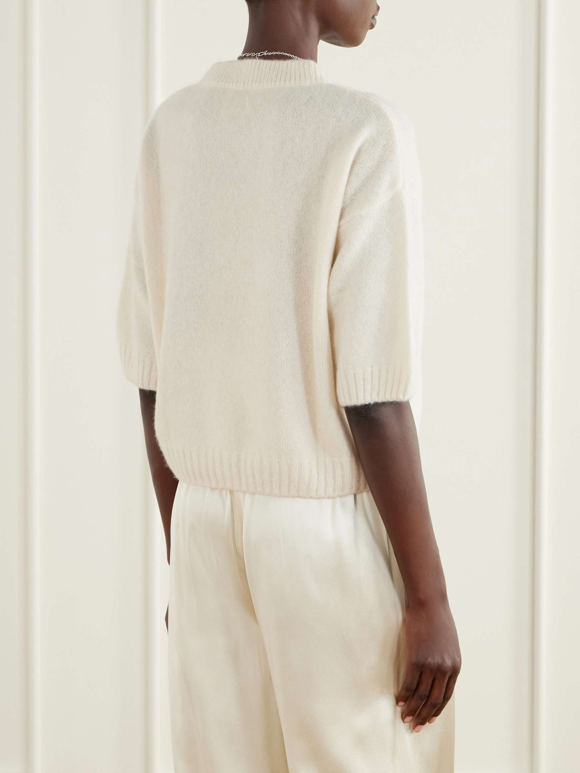 ALLUDE 