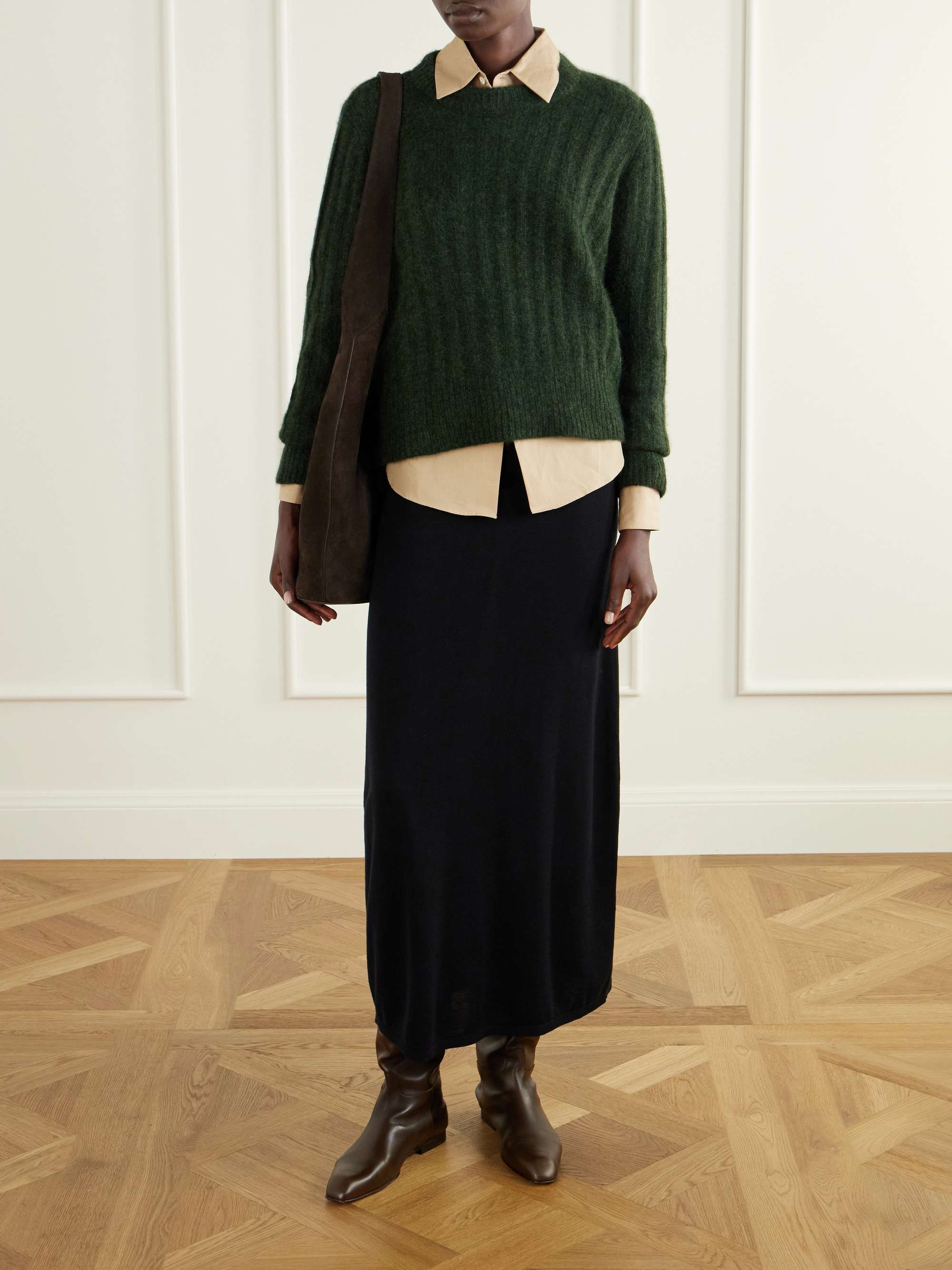 ALLUDE 