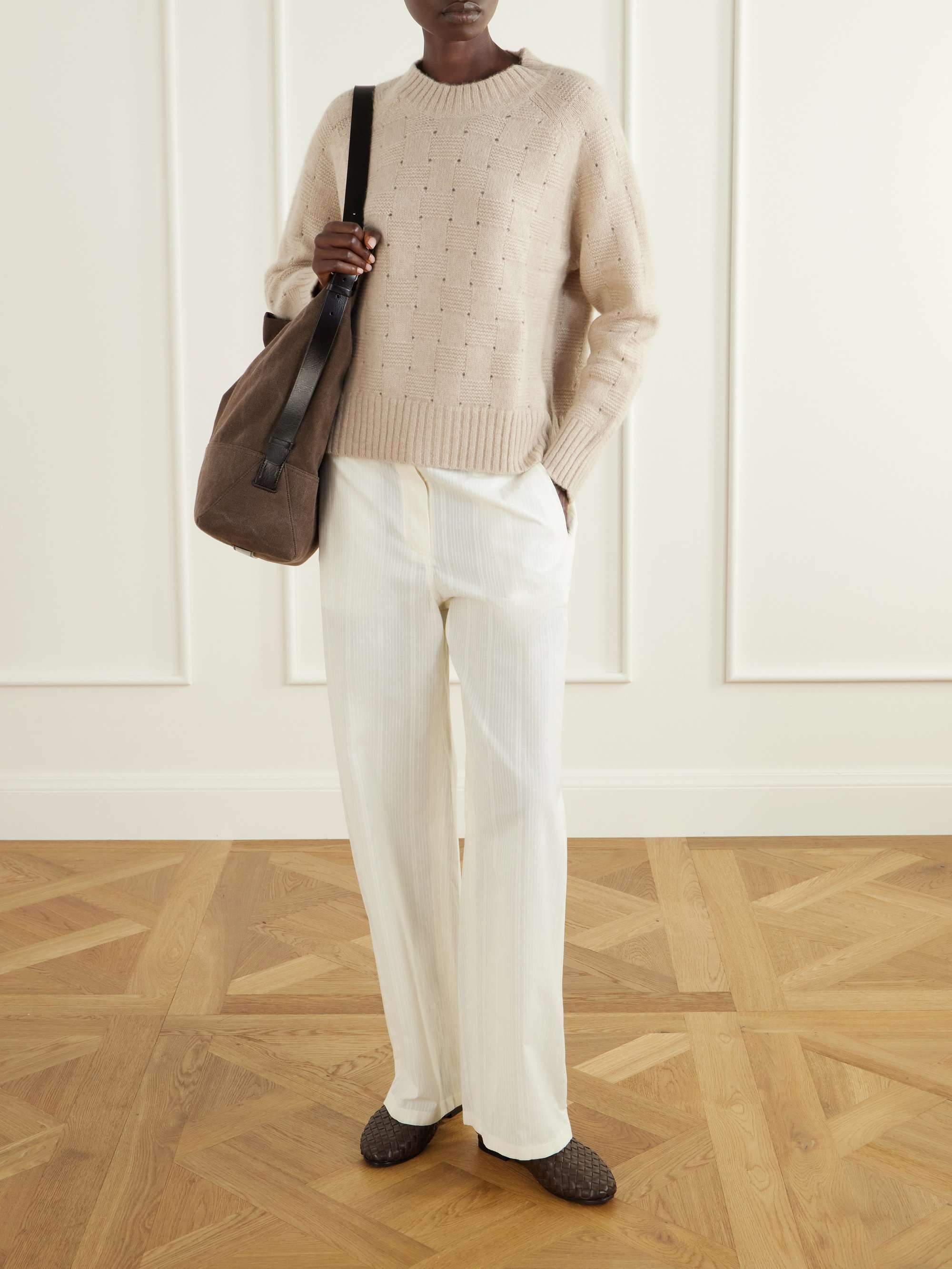 ALLUDE 