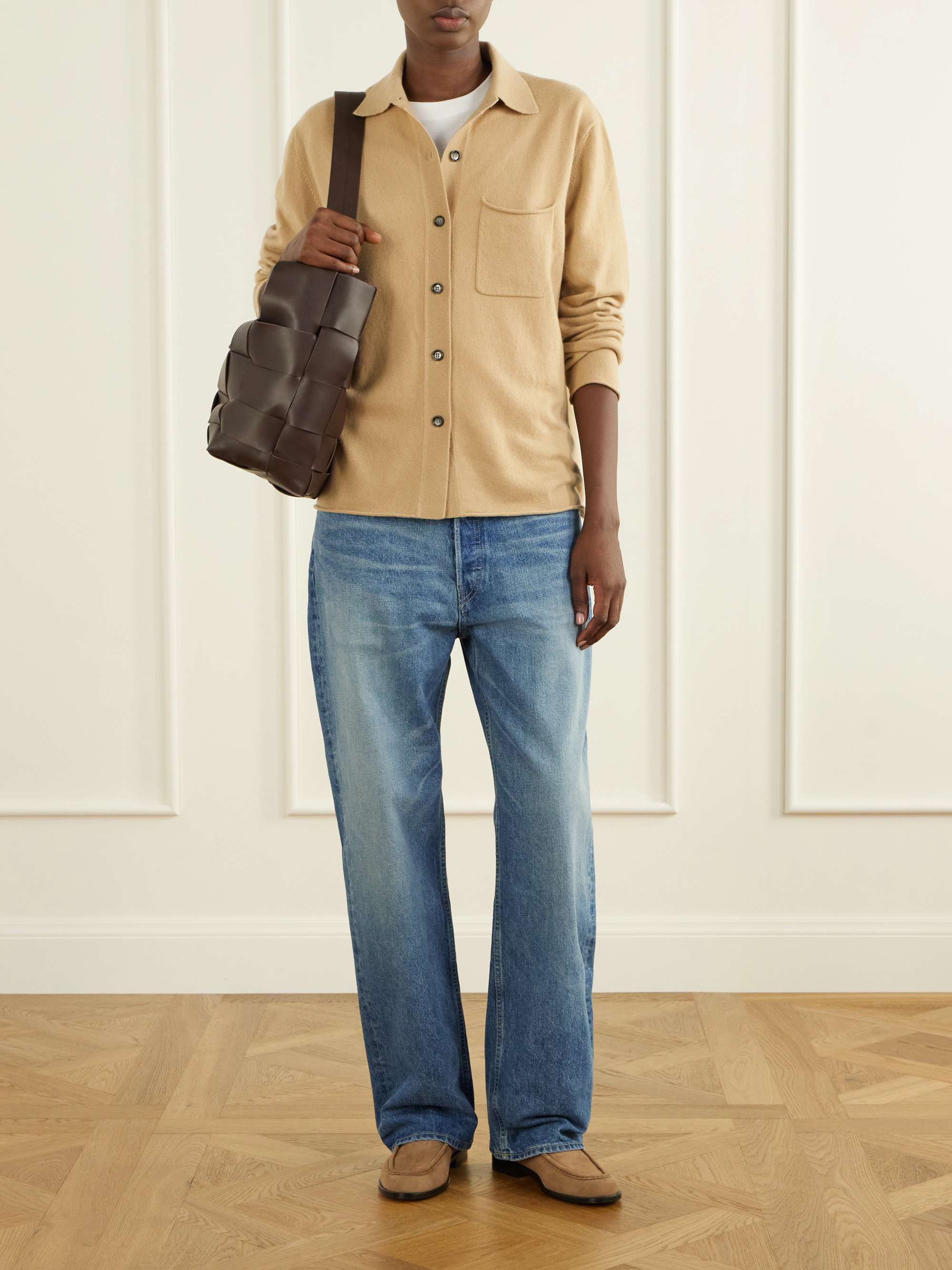 ALLUDE 