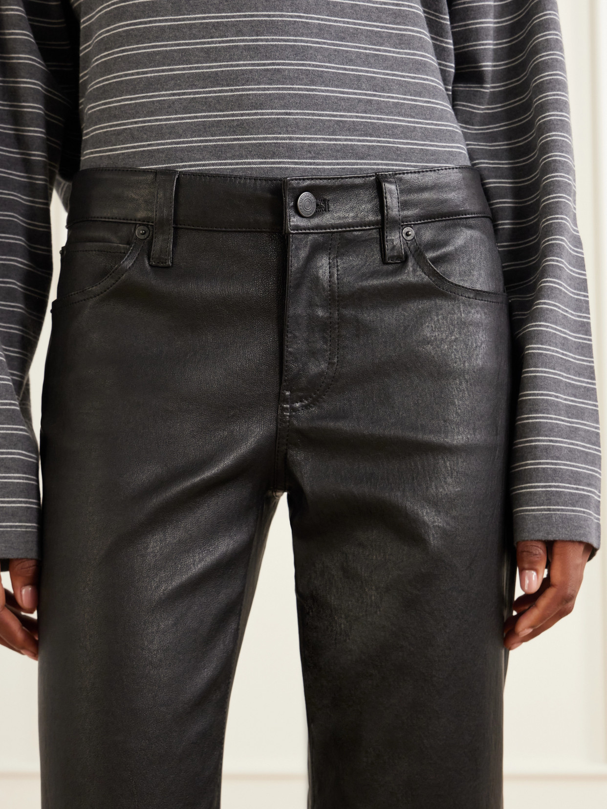 Frame The Cigarette Low-rise Straight-leg Leather Pants In Black