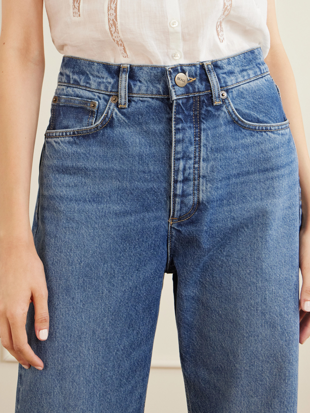 Sharon Mid-Rise Straight-Leg Jeans