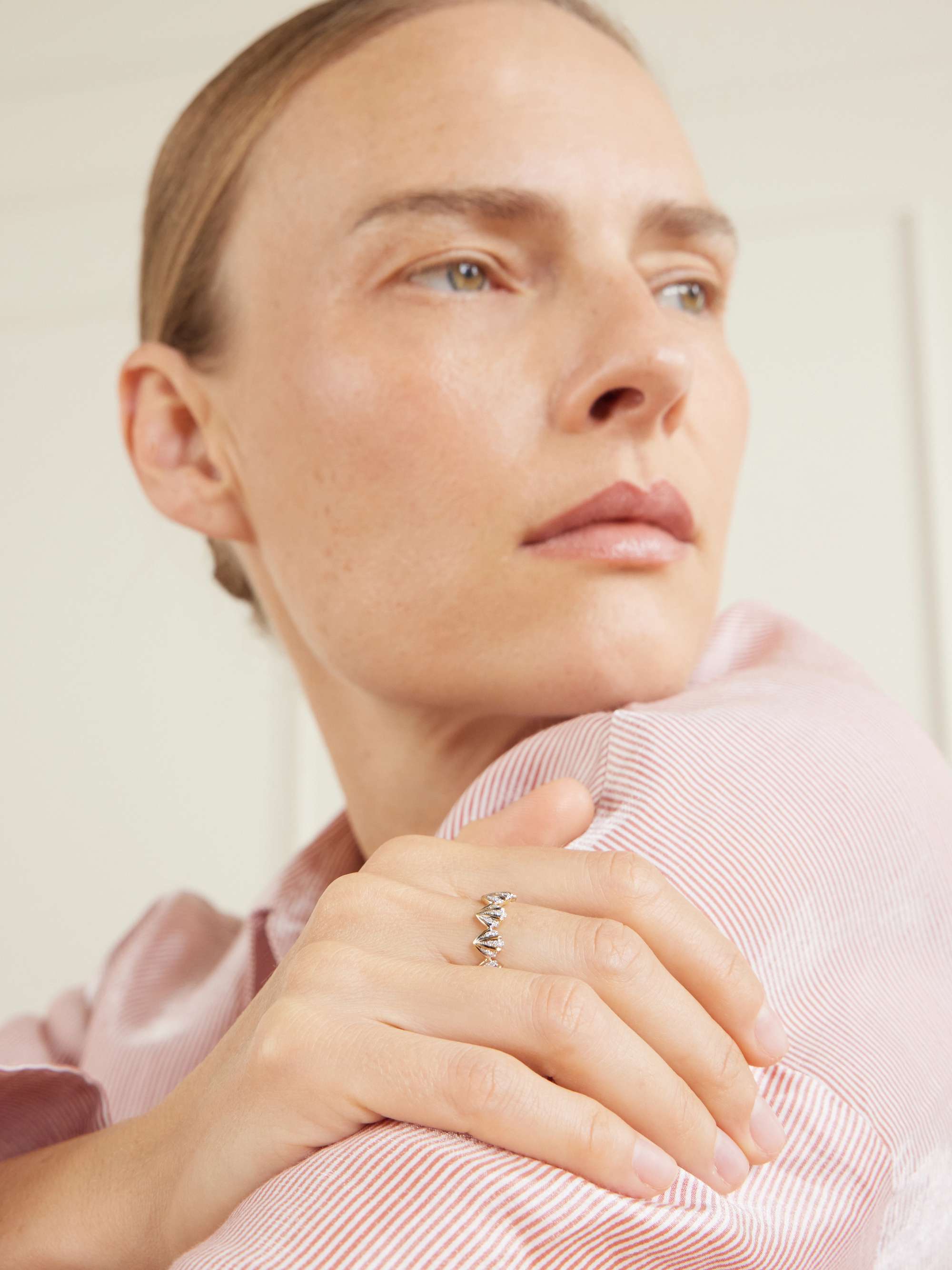 YVONNE LÉON 18-karat gold diamond ring