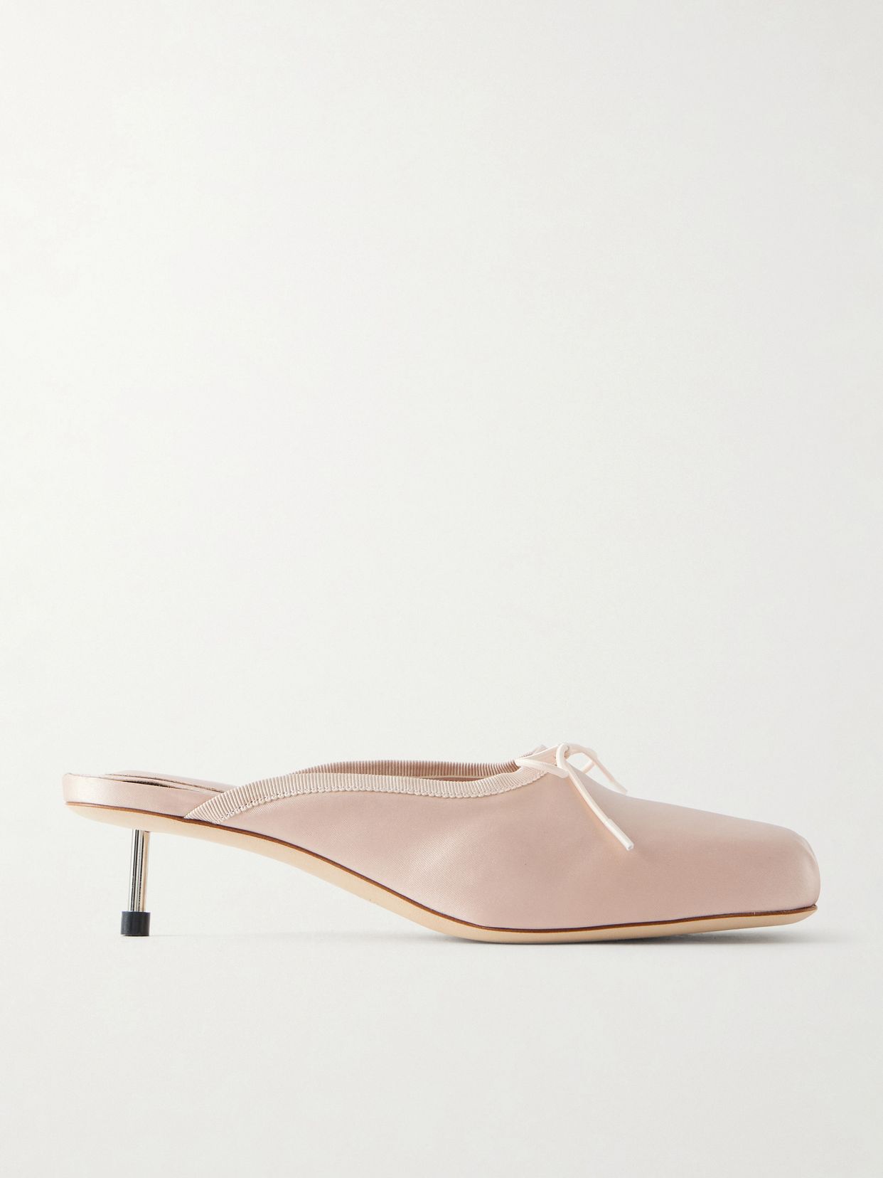 pointe bow detailed satin pumps