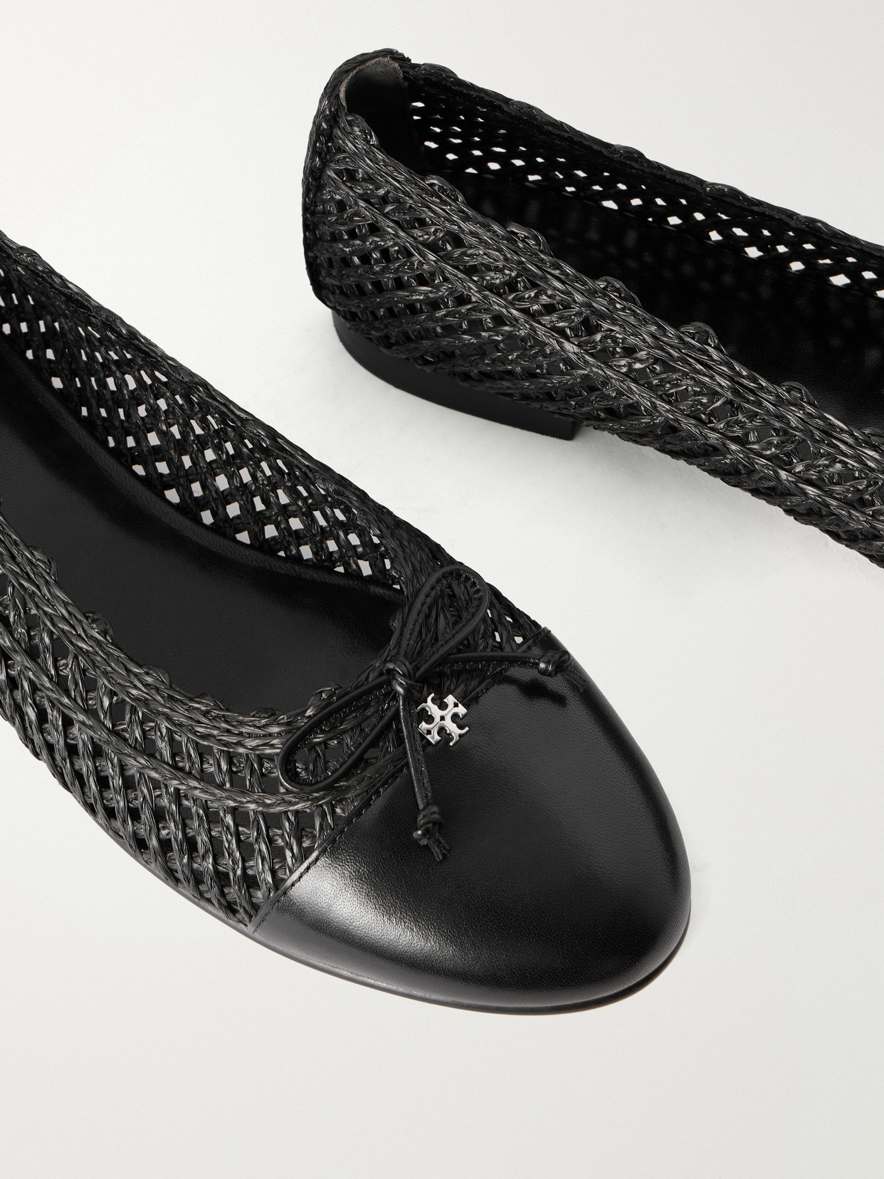 Bow-Detail Leather-Trimmed Raffia Ballet Flats